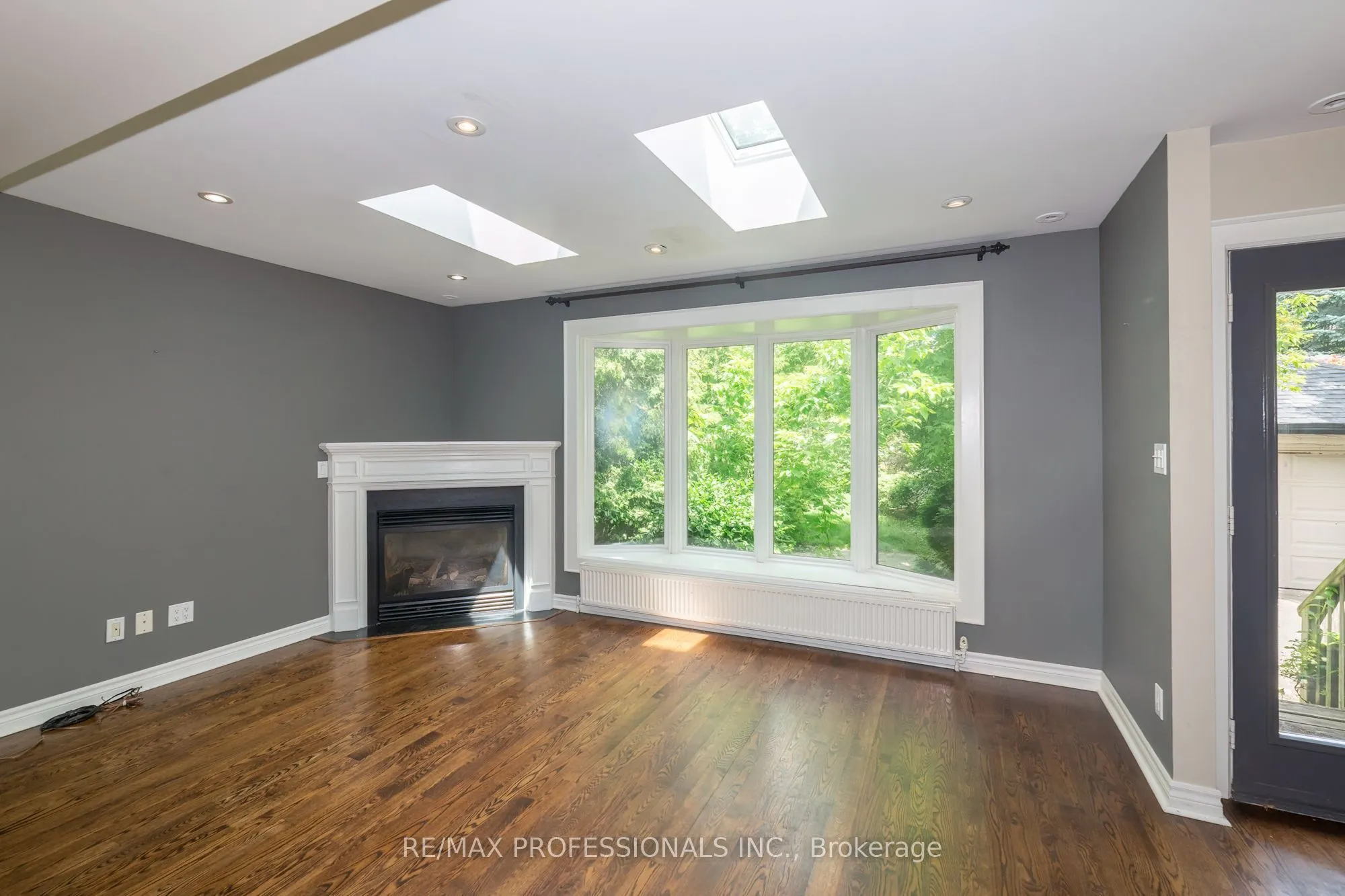 61 Grenview Boulevard N