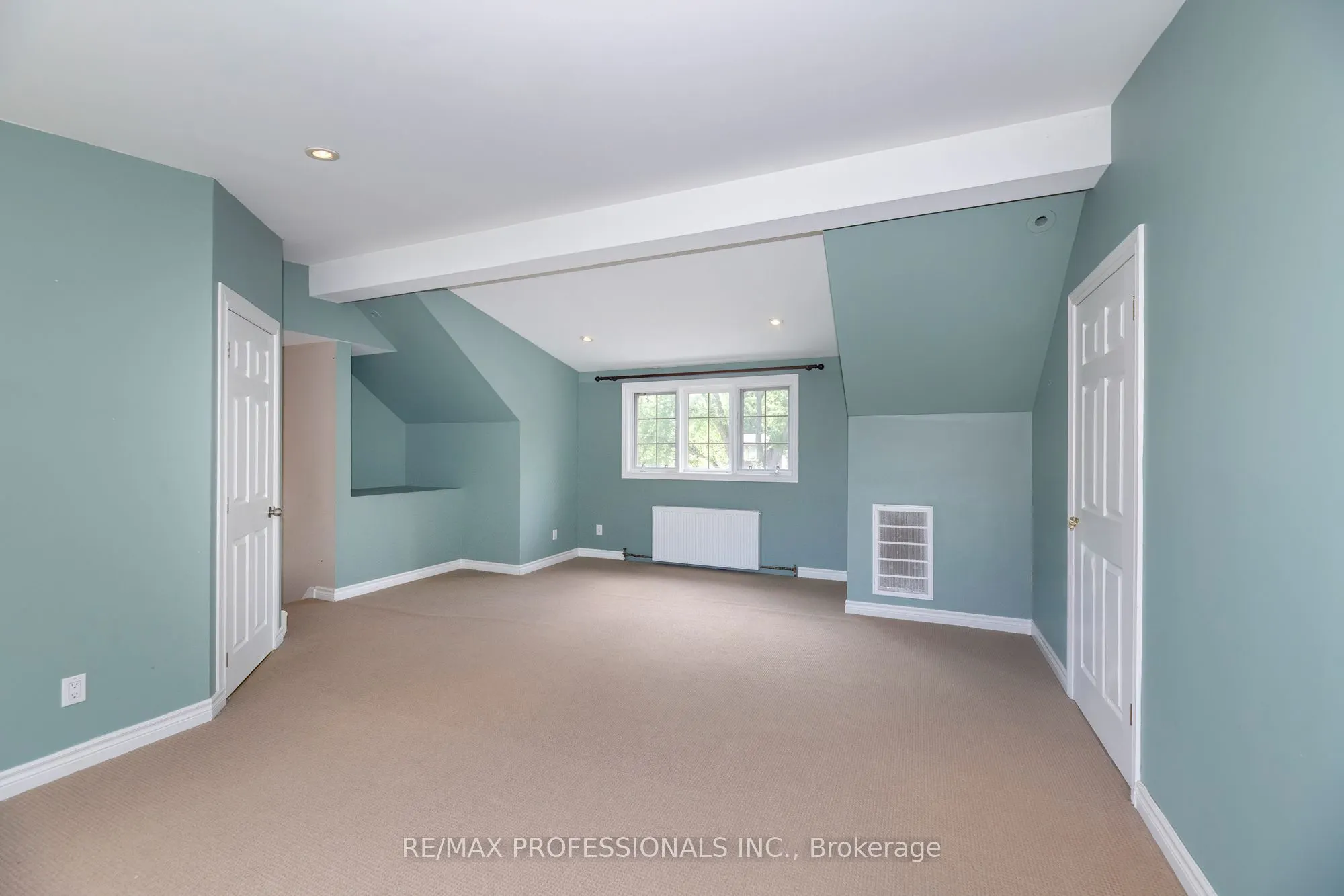 61 Grenview Boulevard N