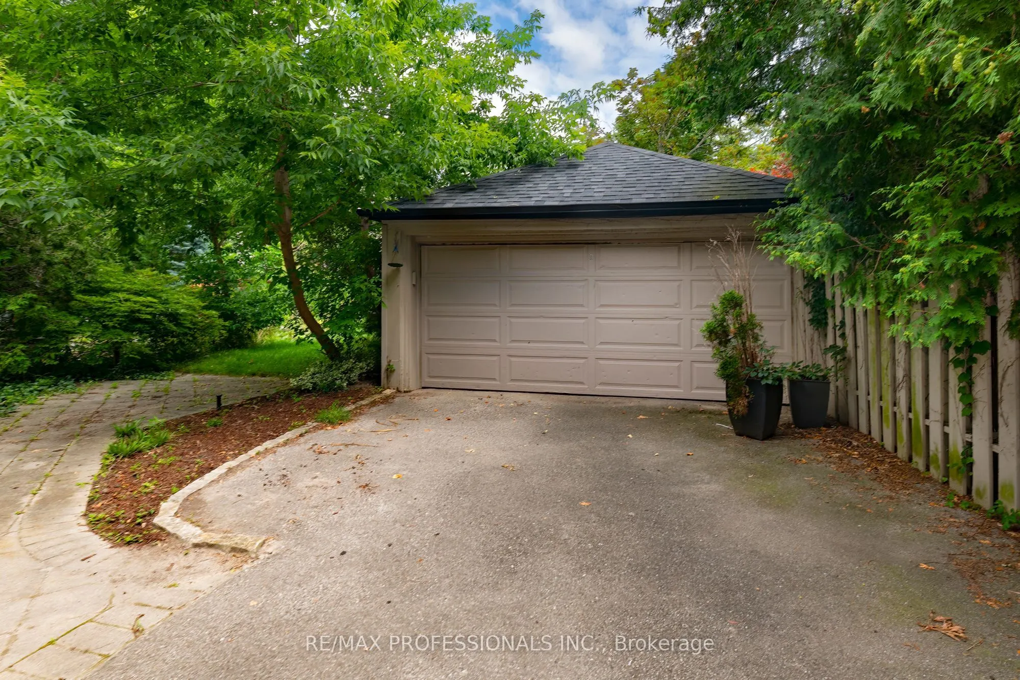 61 Grenview Boulevard N
