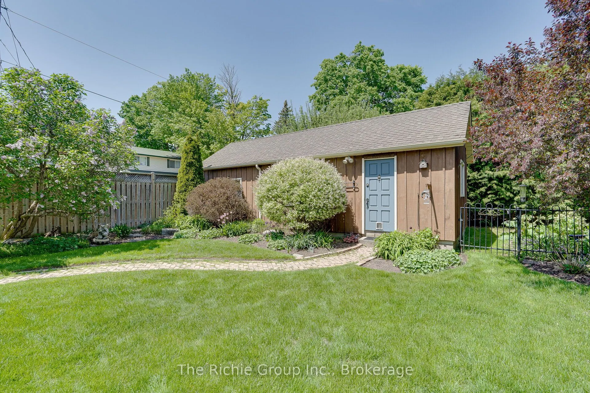 15 Emma Street