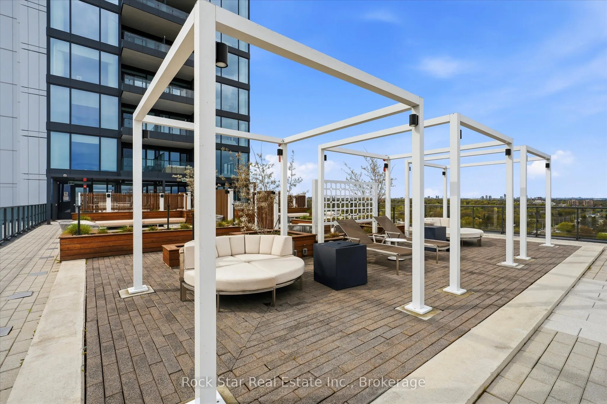 28 Ann Street #209