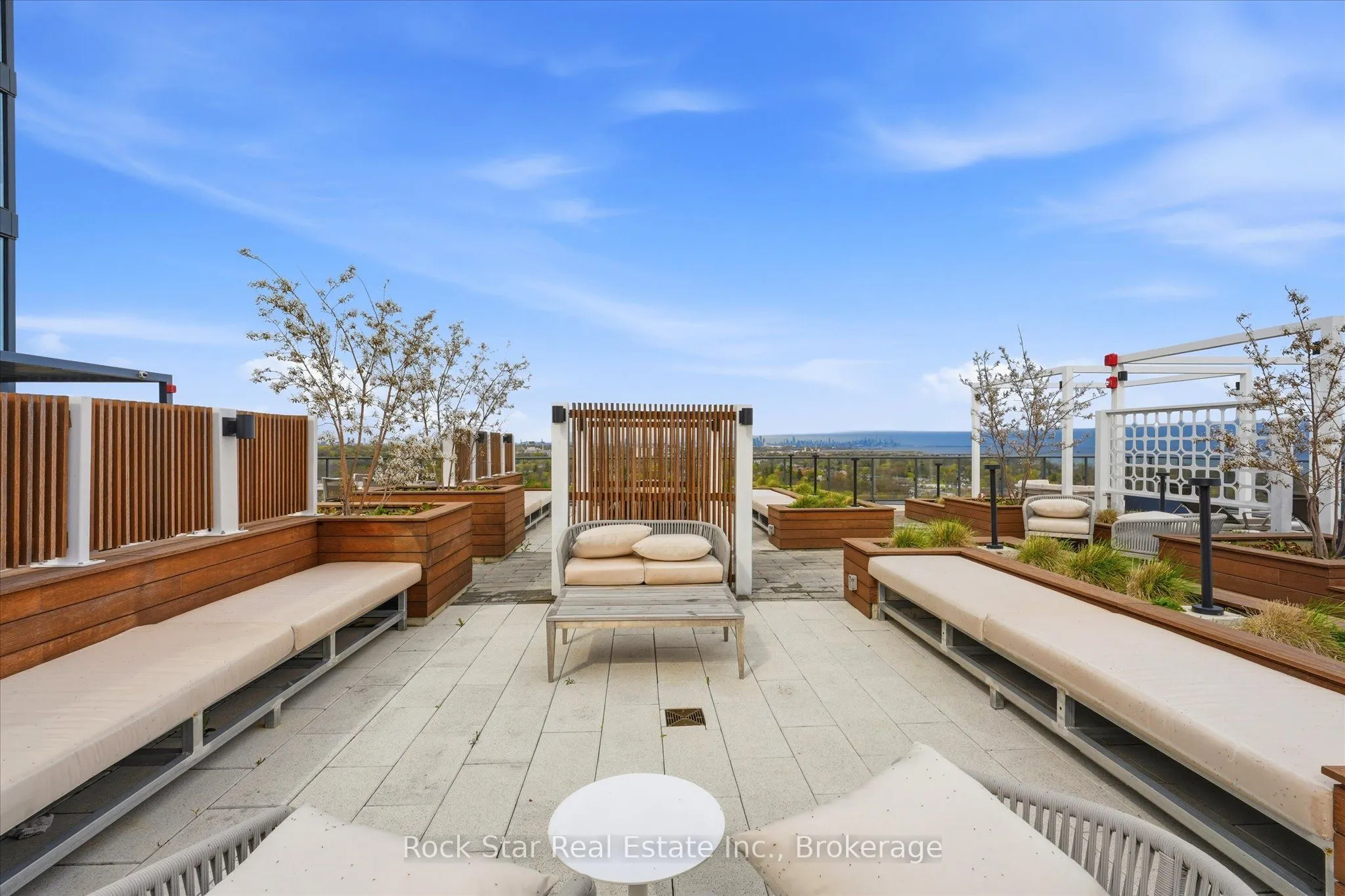 28 Ann Street #209