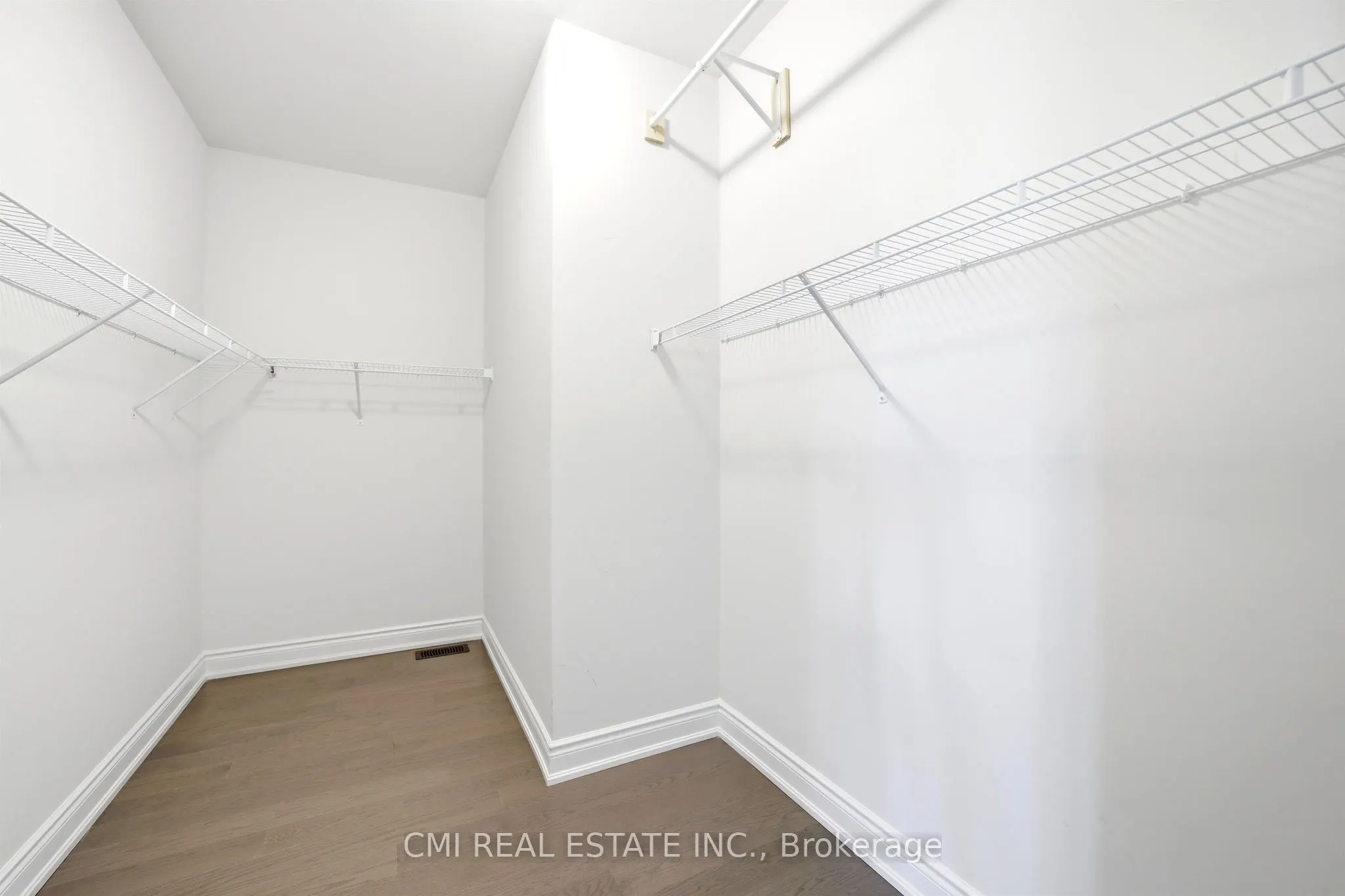 125 Raspberry Ridge Avenue