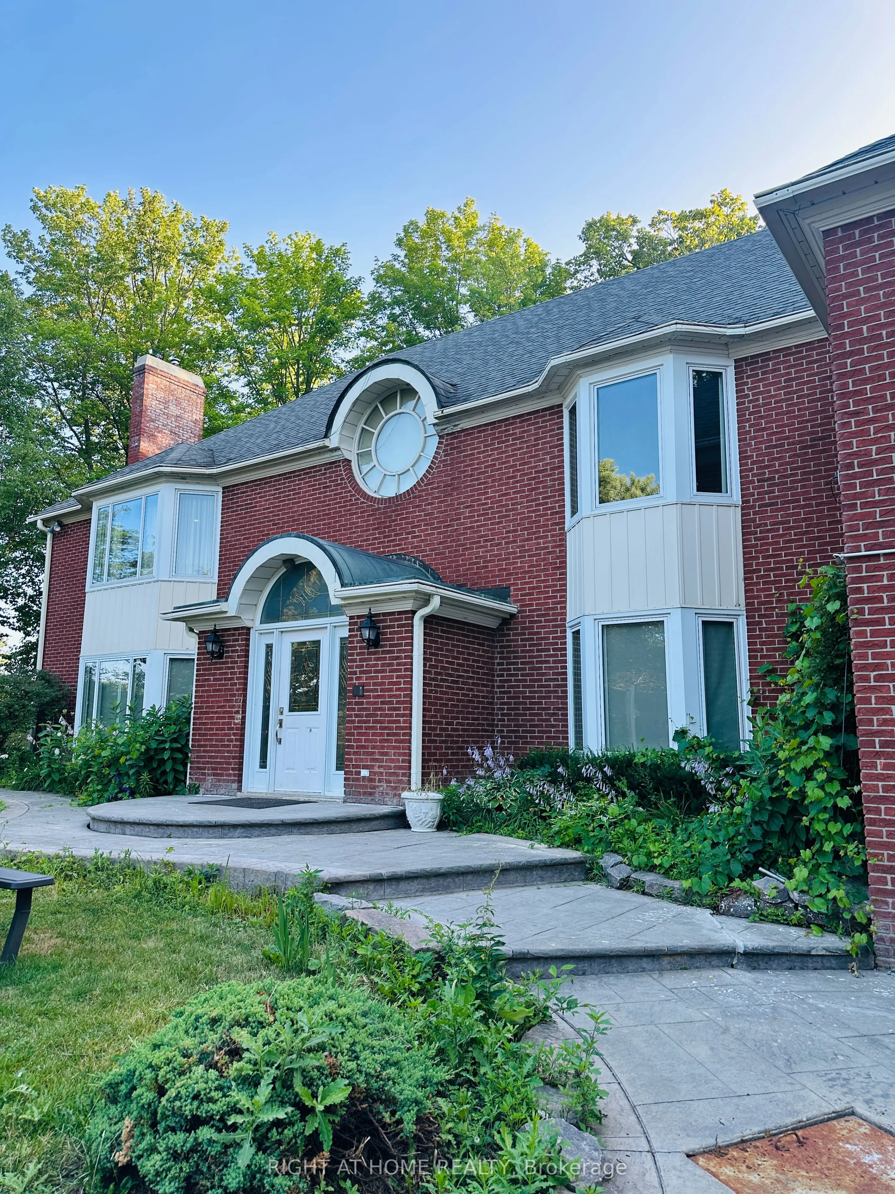 12 Keily Crescent E