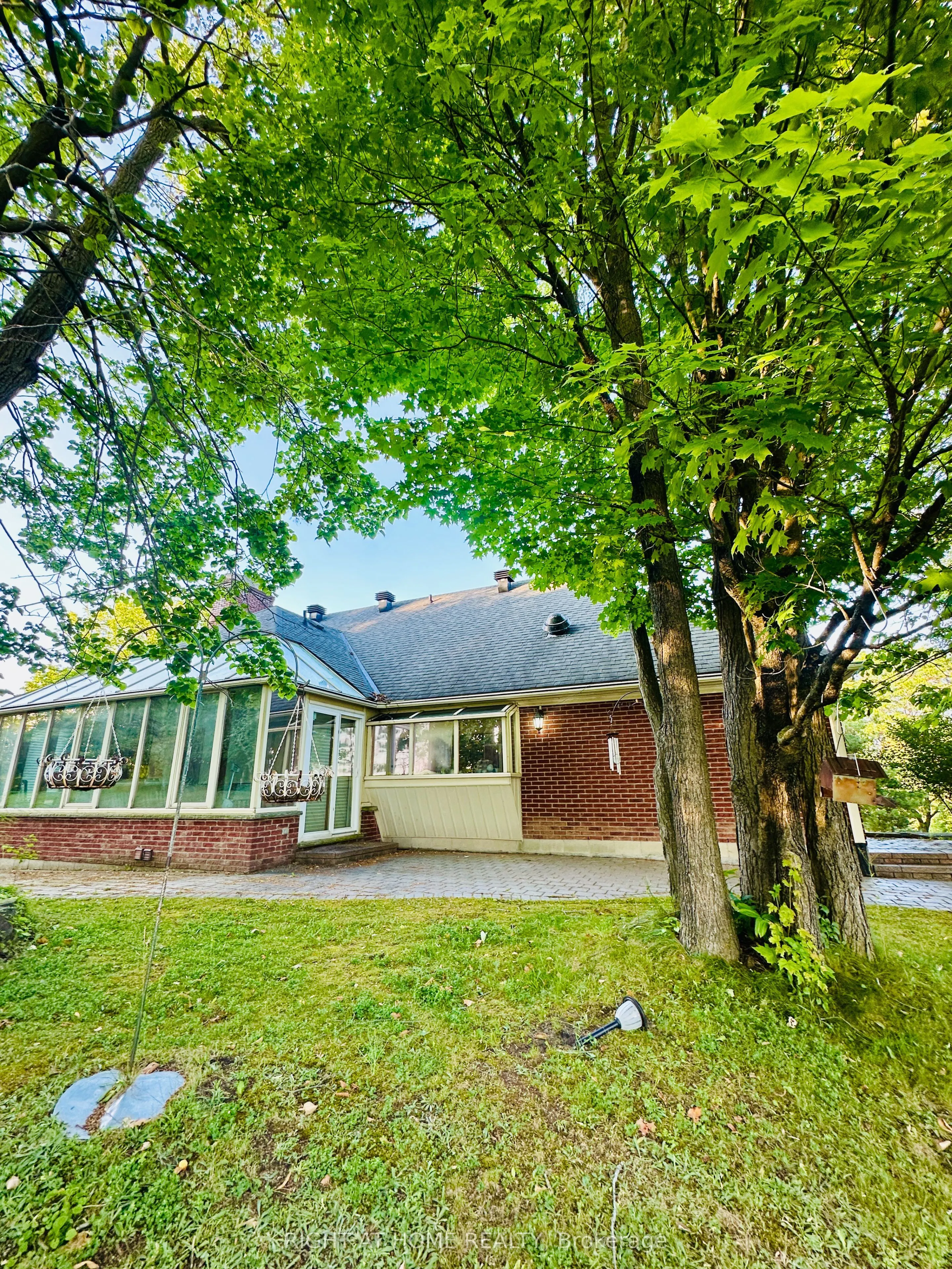 12 Keily Crescent E