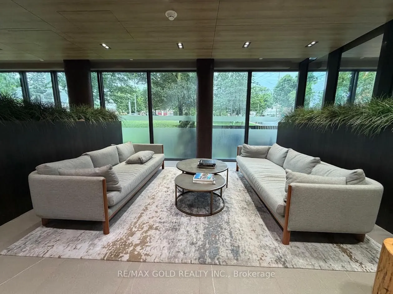 21 Park Street E #318