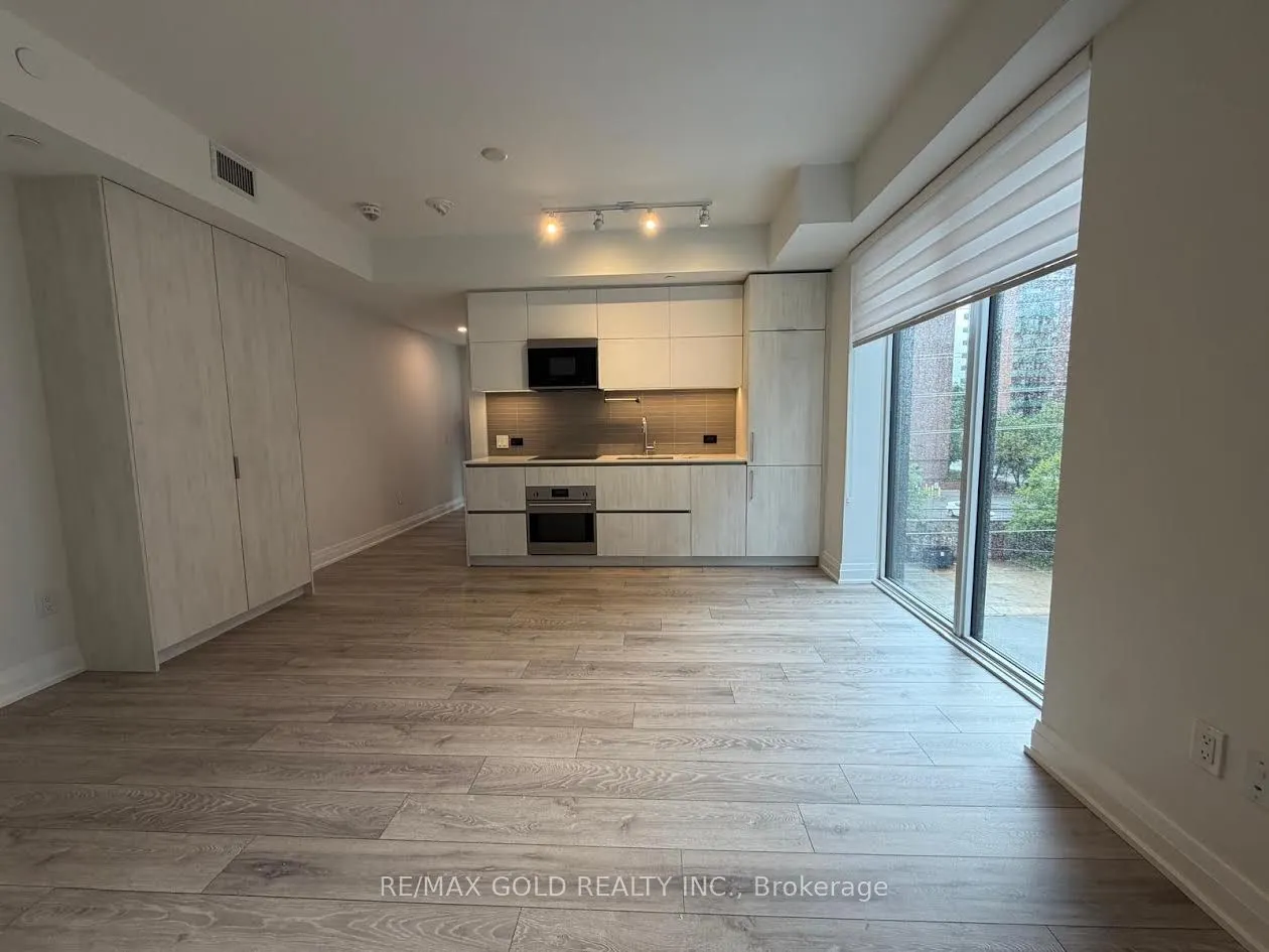 21 Park Street E #318