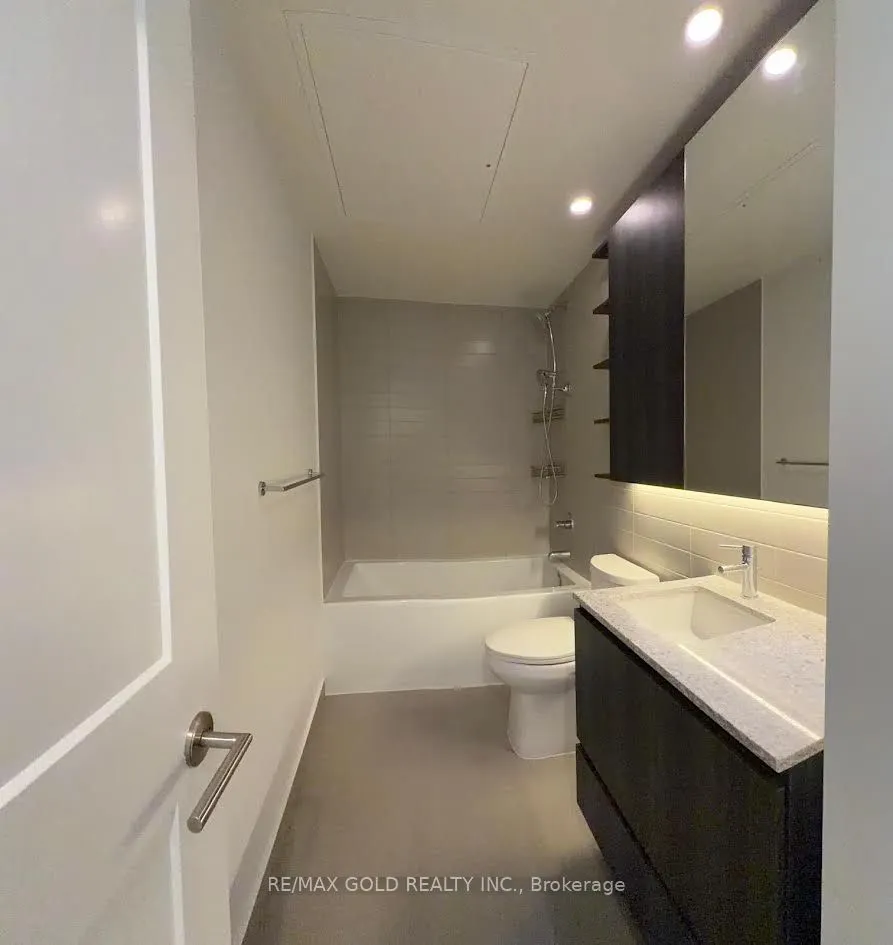 21 Park Street E #318