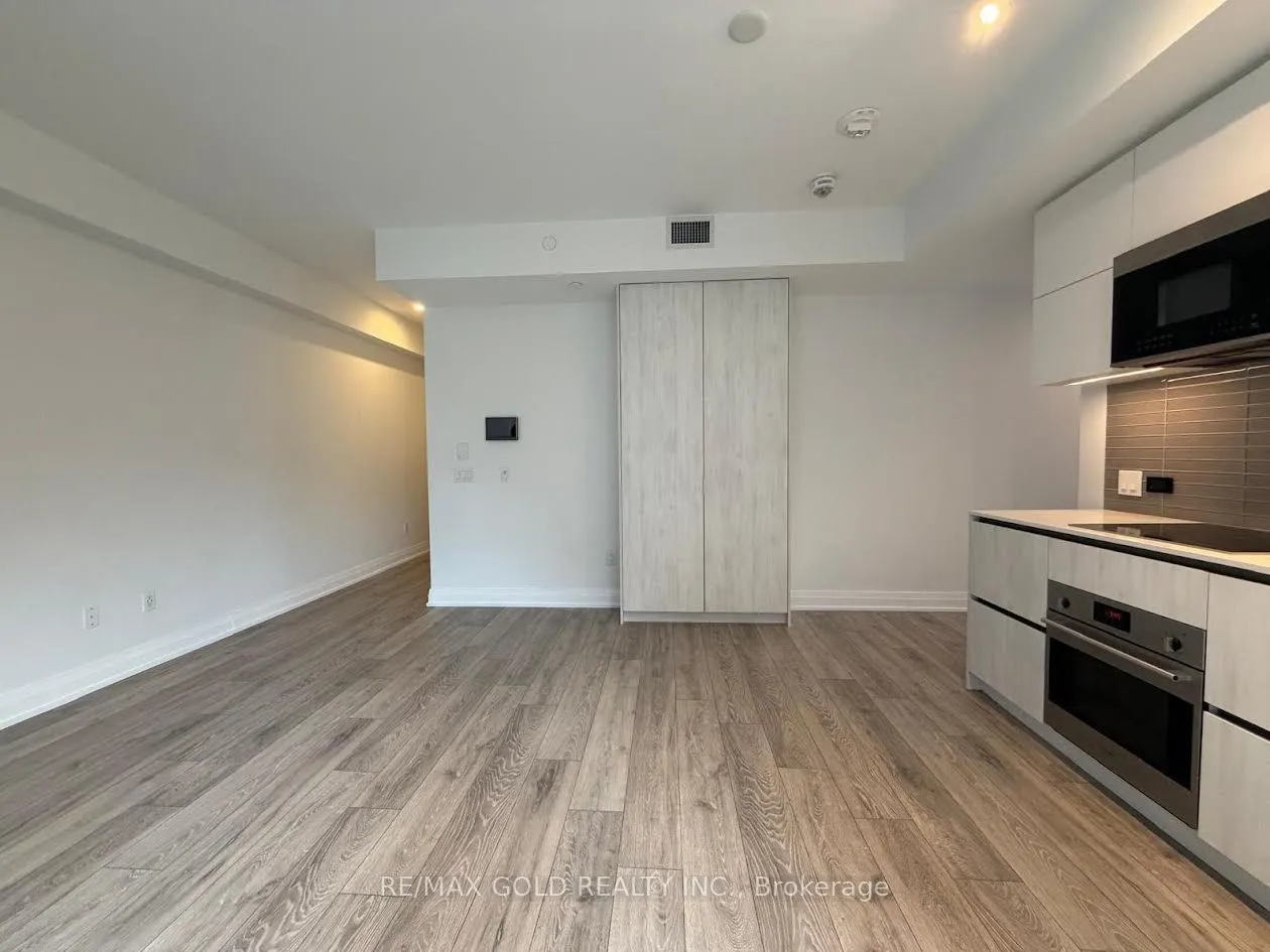 21 Park Street E #318