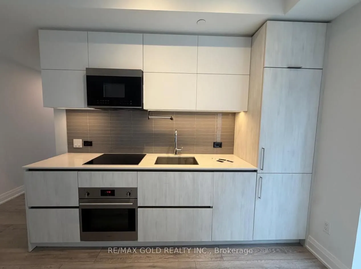 21 Park Street E #318