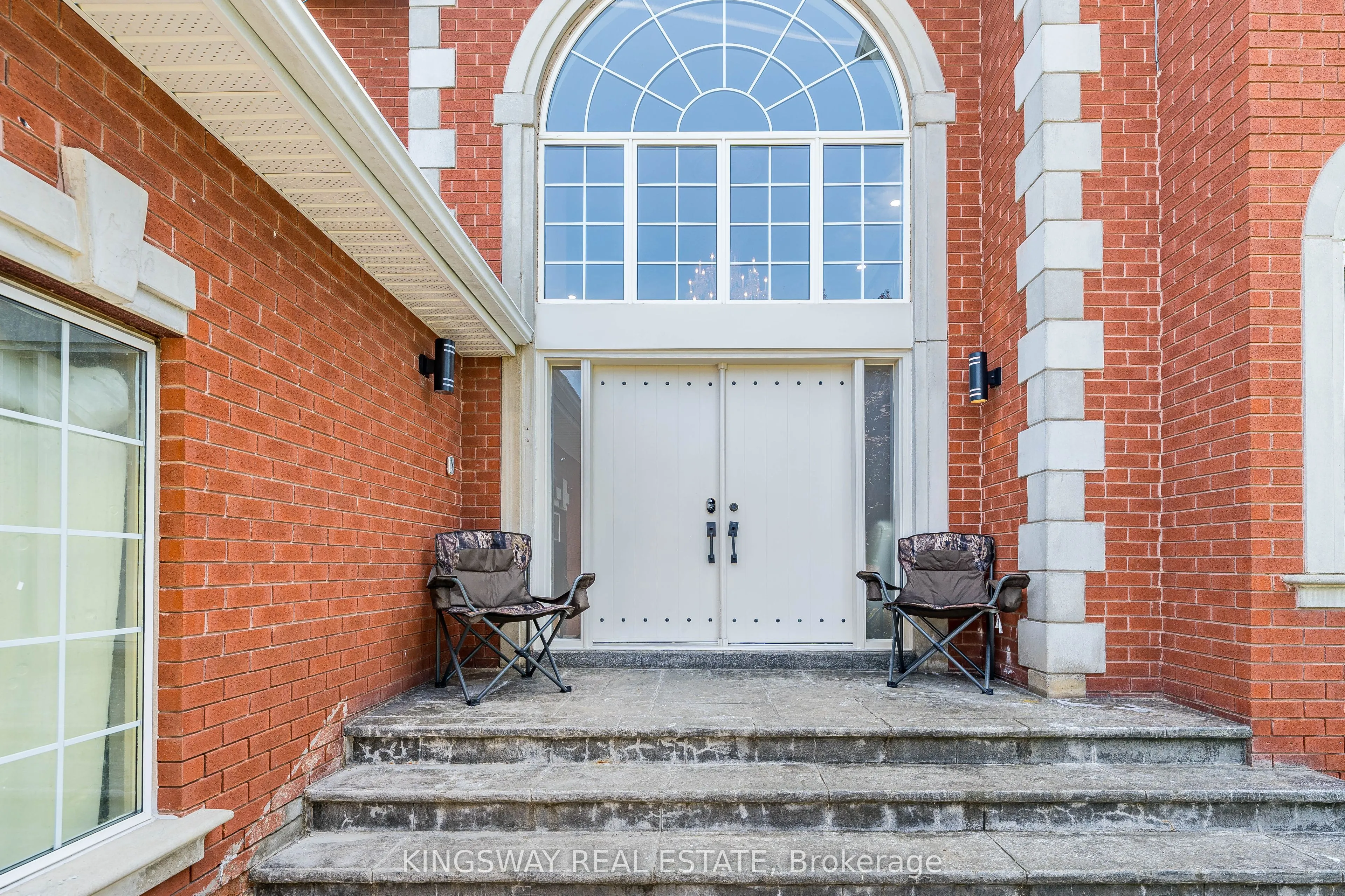 5969 RAYSHAW Crescent