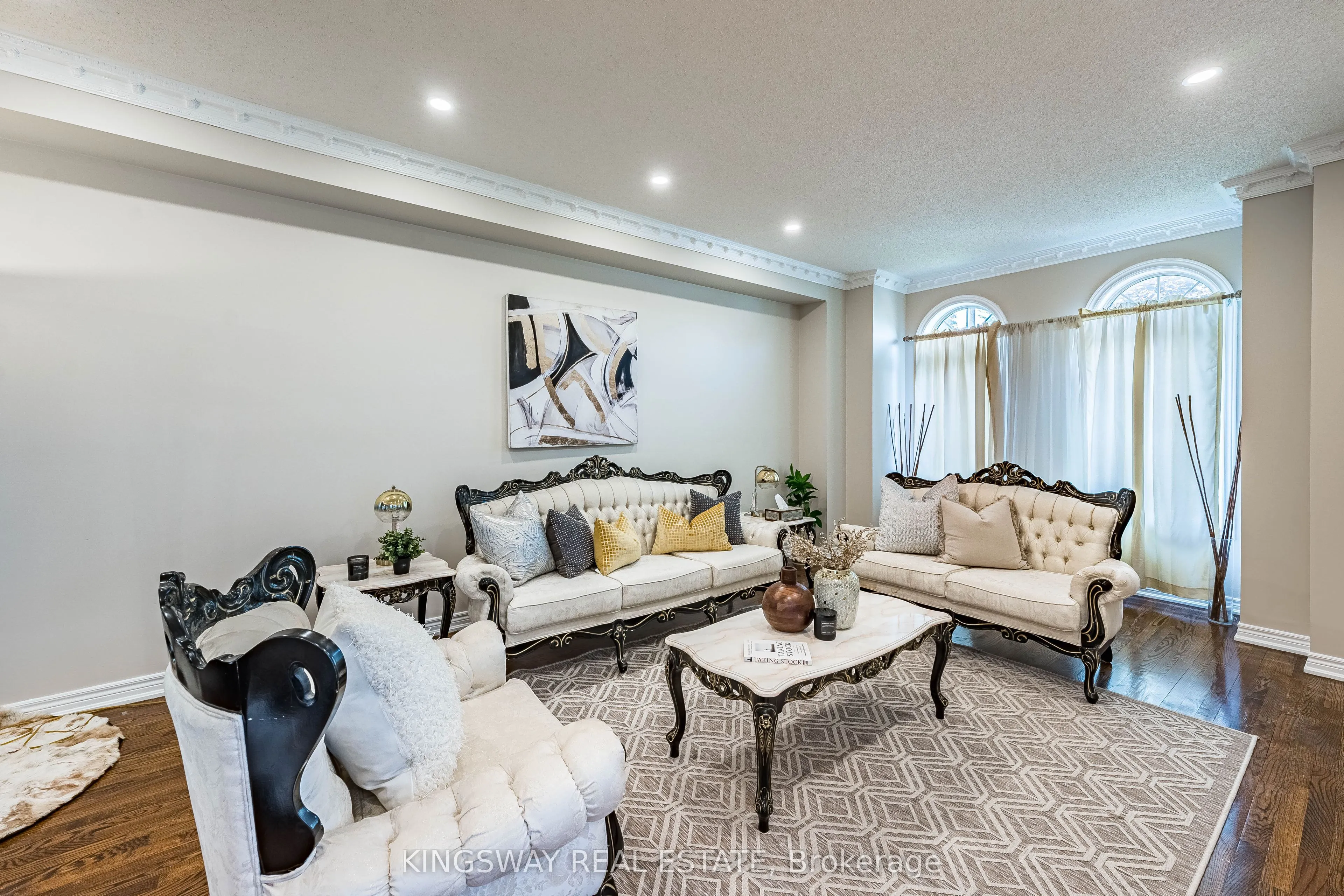5969 RAYSHAW Crescent