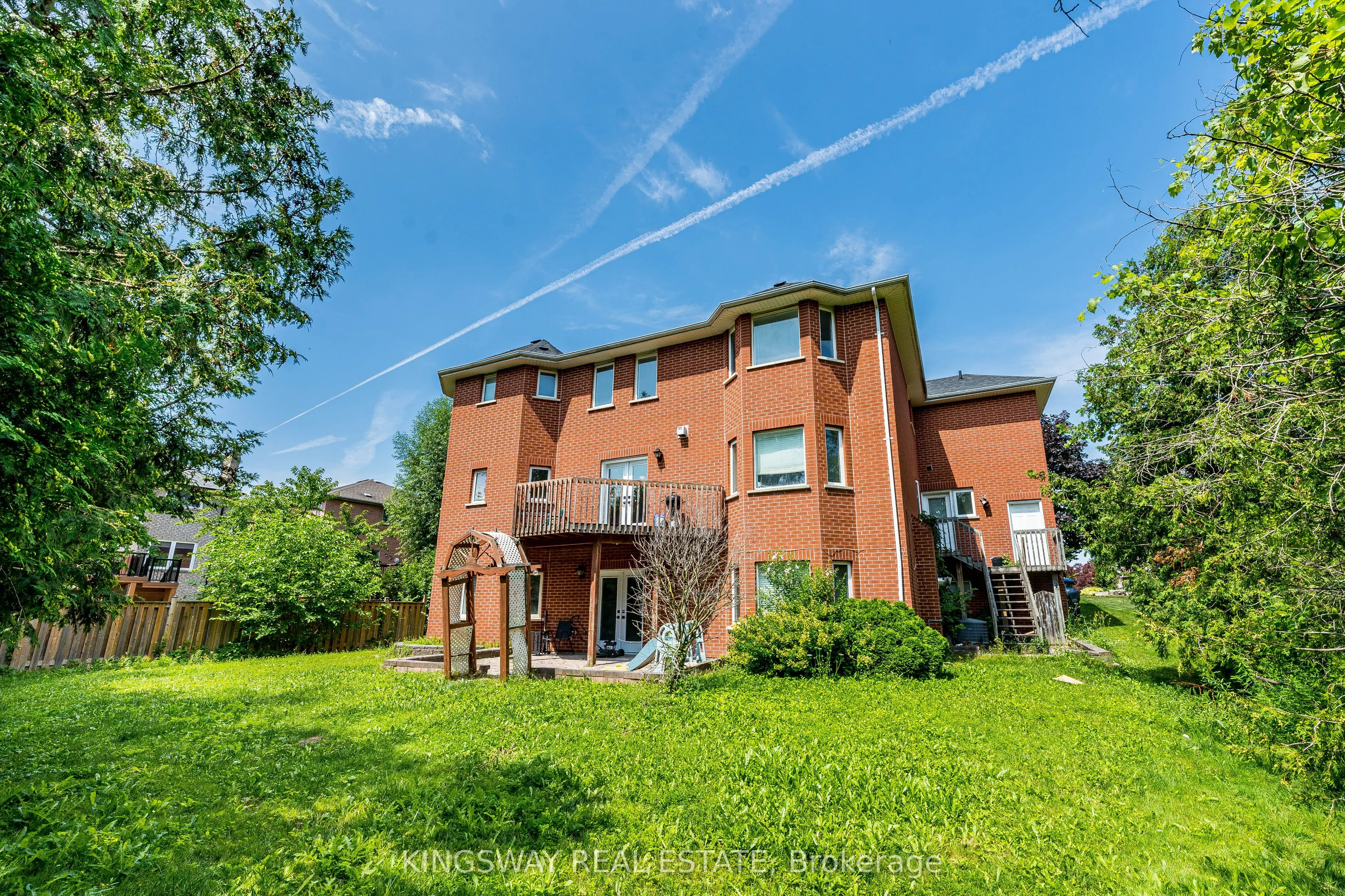 5969 RAYSHAW Crescent