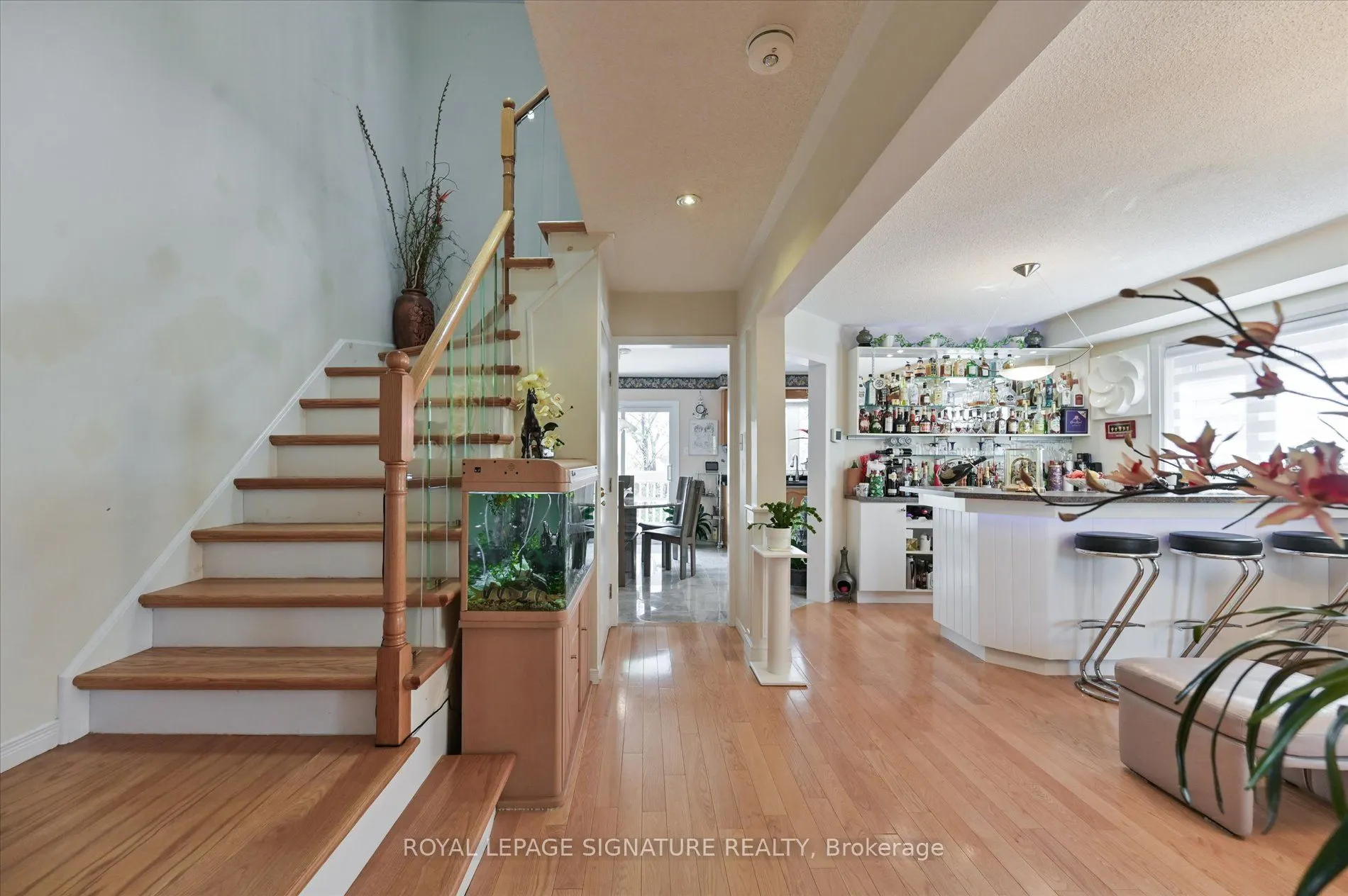 5481 Palmerston Crescent