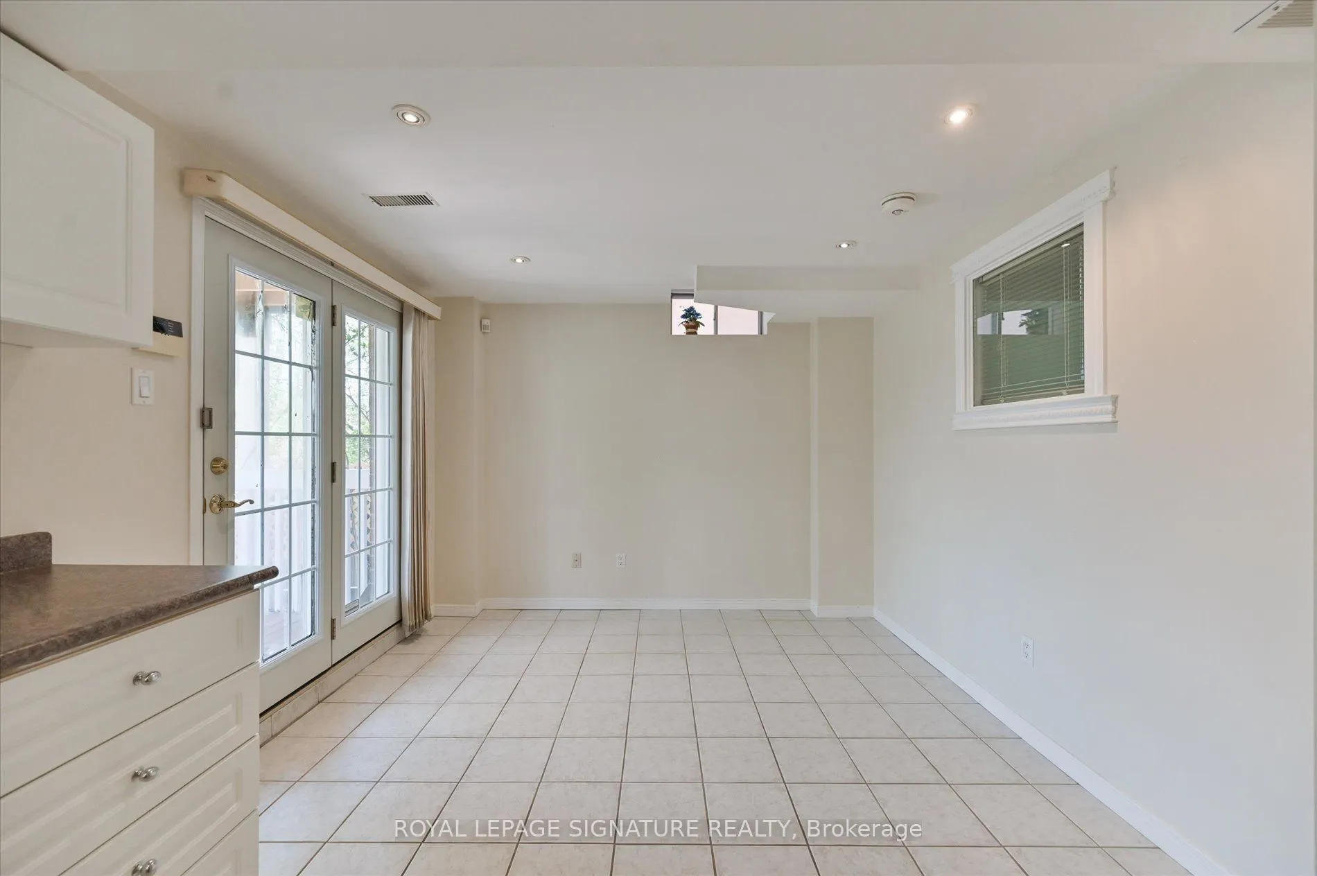 5481 Palmerston Crescent