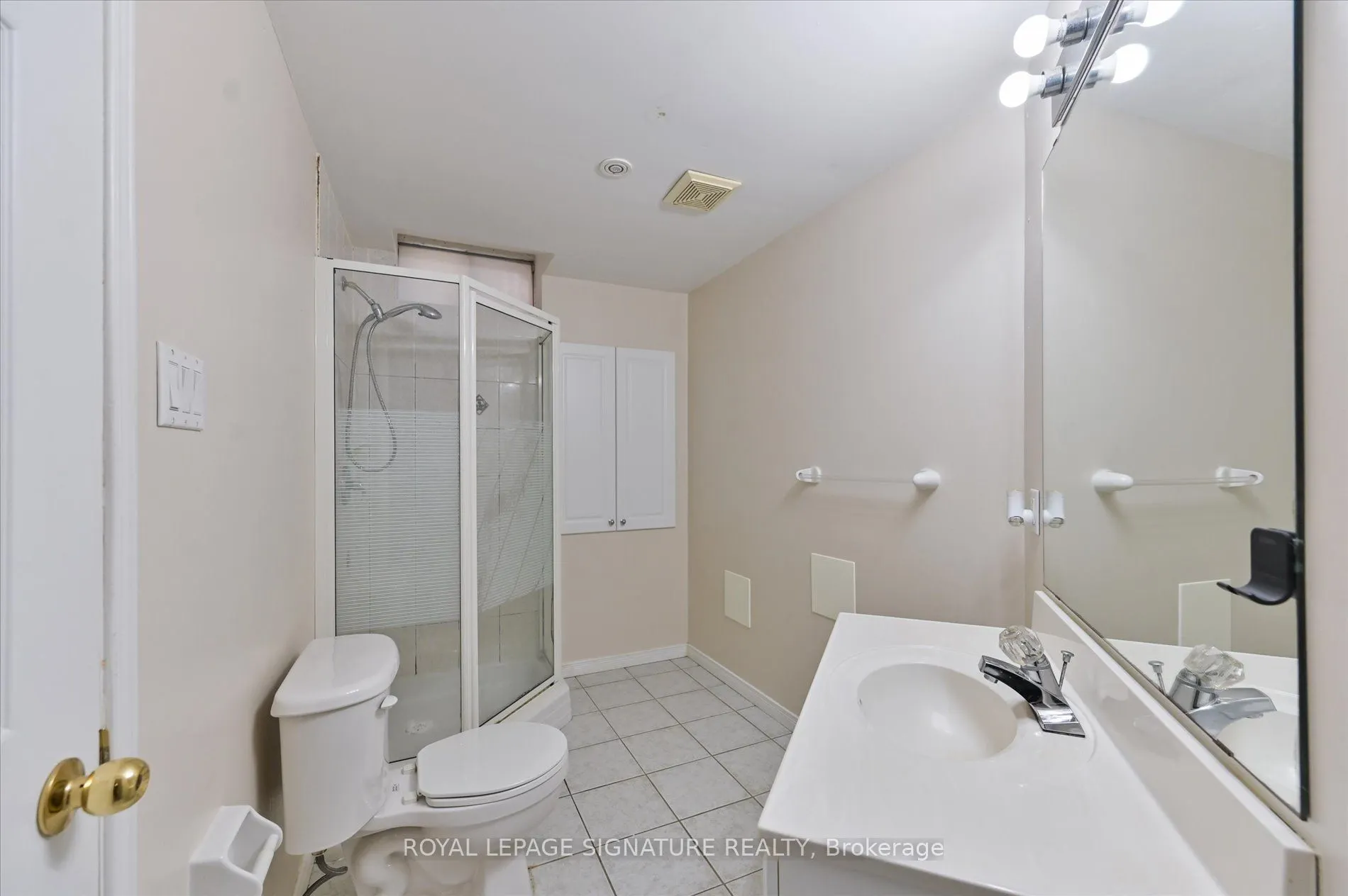 5481 Palmerston Crescent