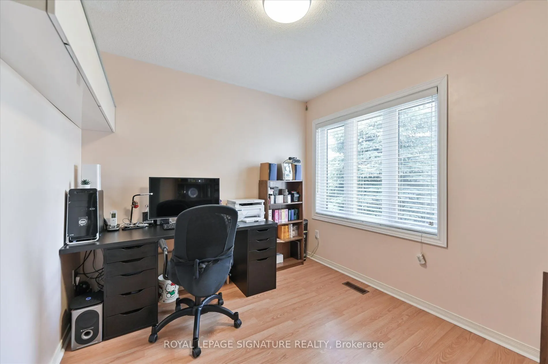 5481 Palmerston Crescent