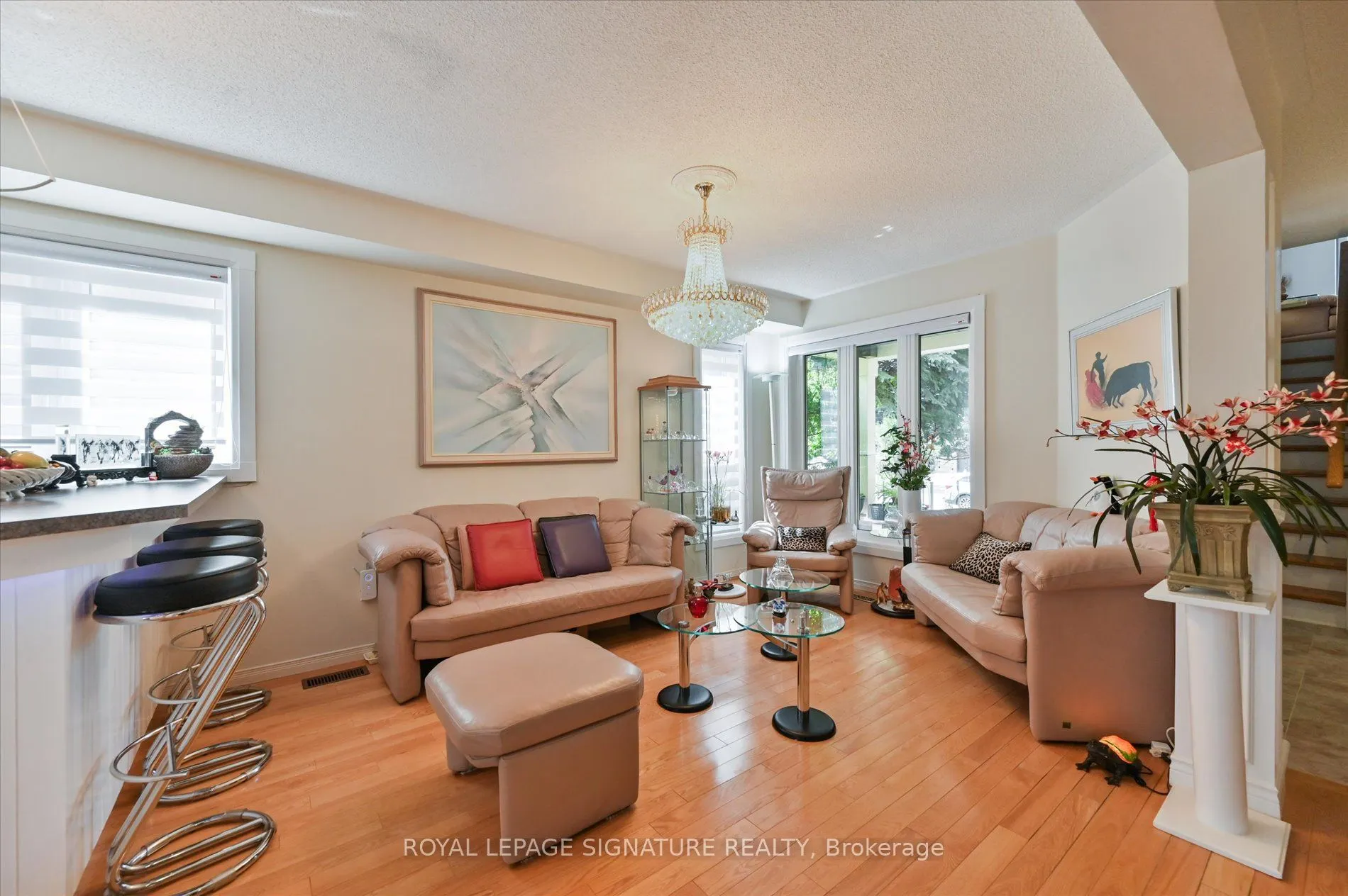 5481 Palmerston Crescent