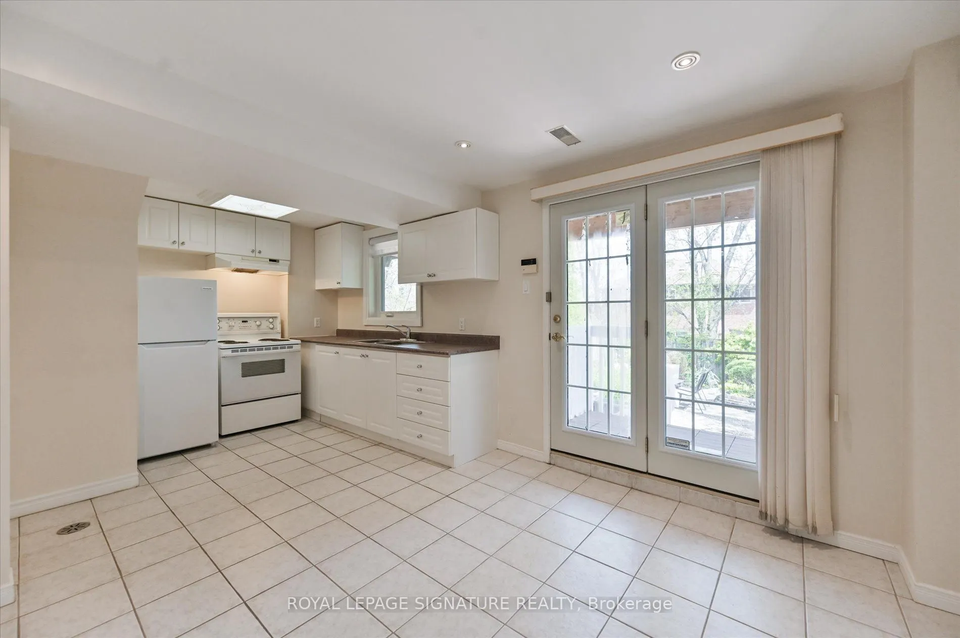 5481 Palmerston Crescent