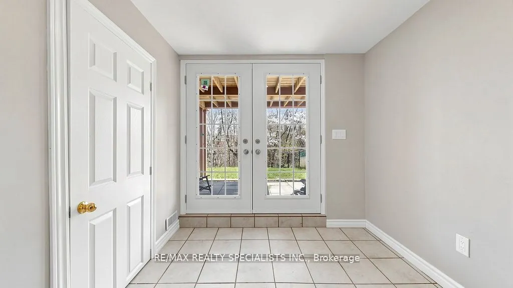 59 Sunforest Drive