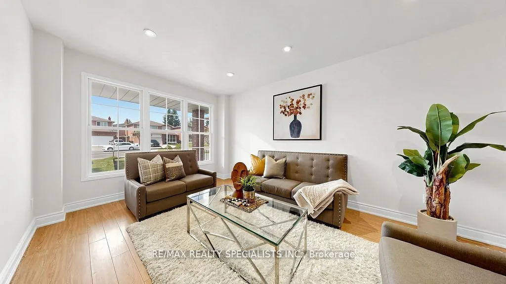 59 Sunforest Drive