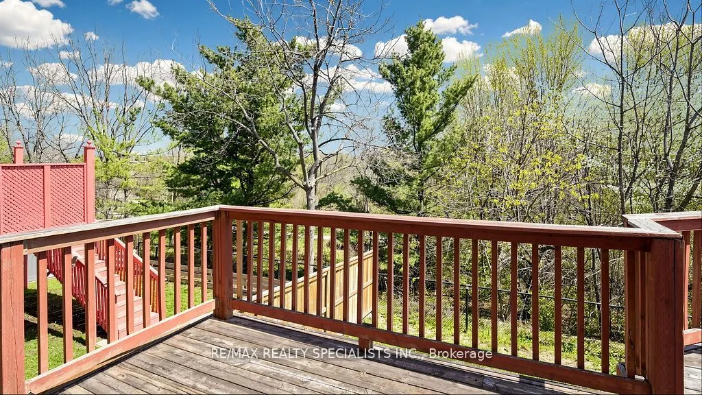 59 Sunforest Drive