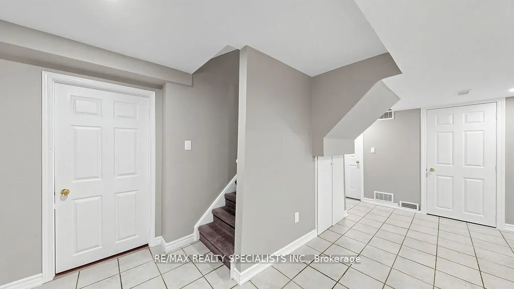 59 Sunforest Drive