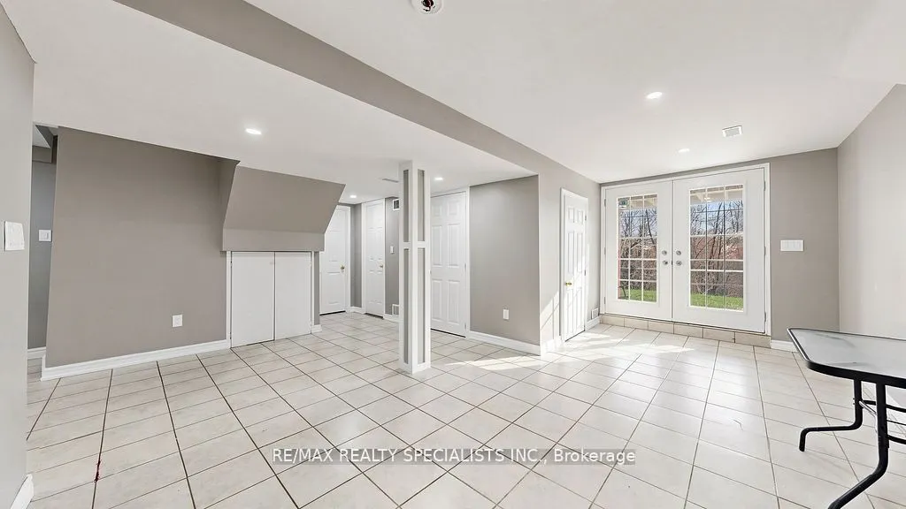 59 Sunforest Drive