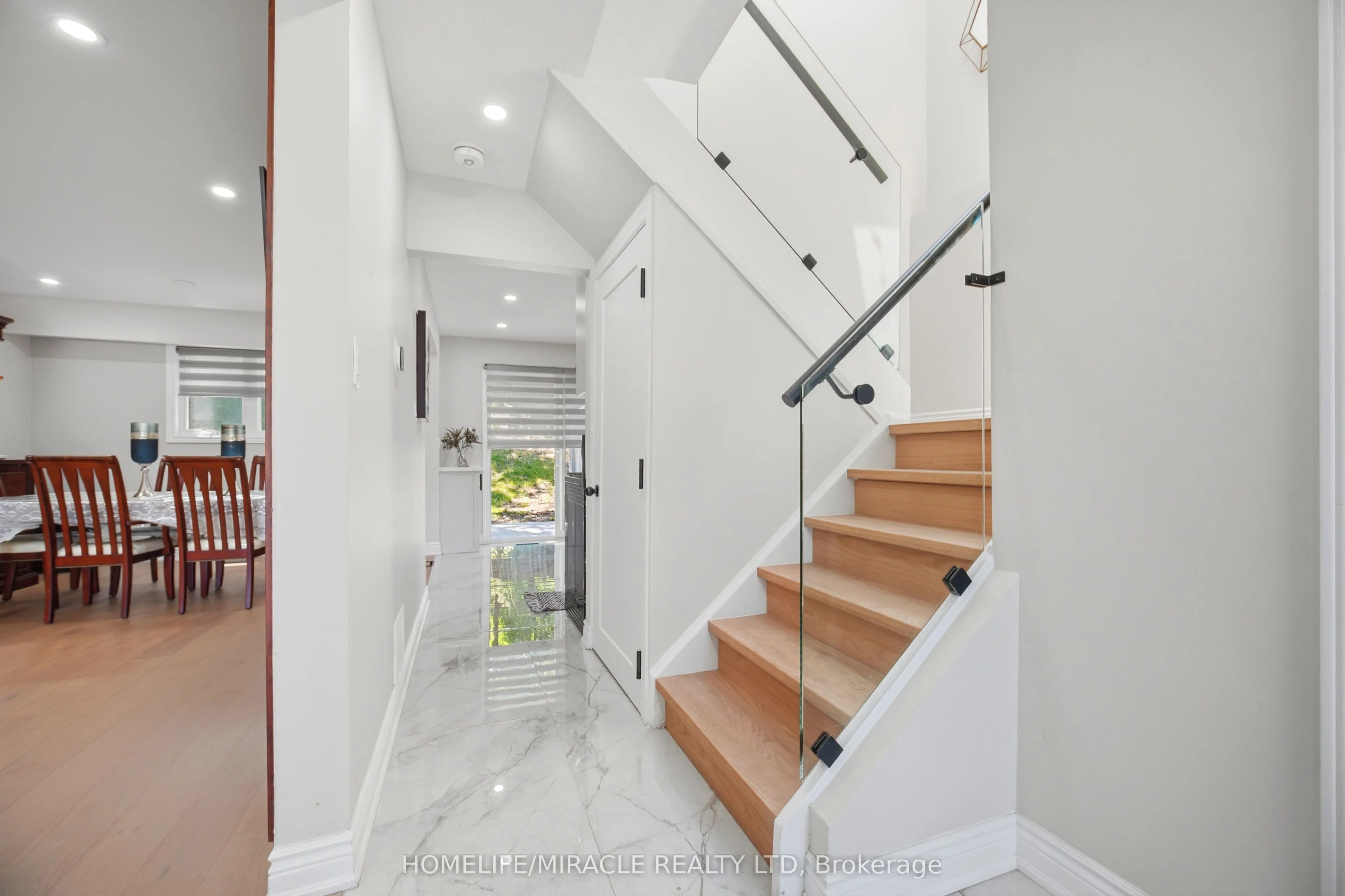 96 Bonham Boulevard