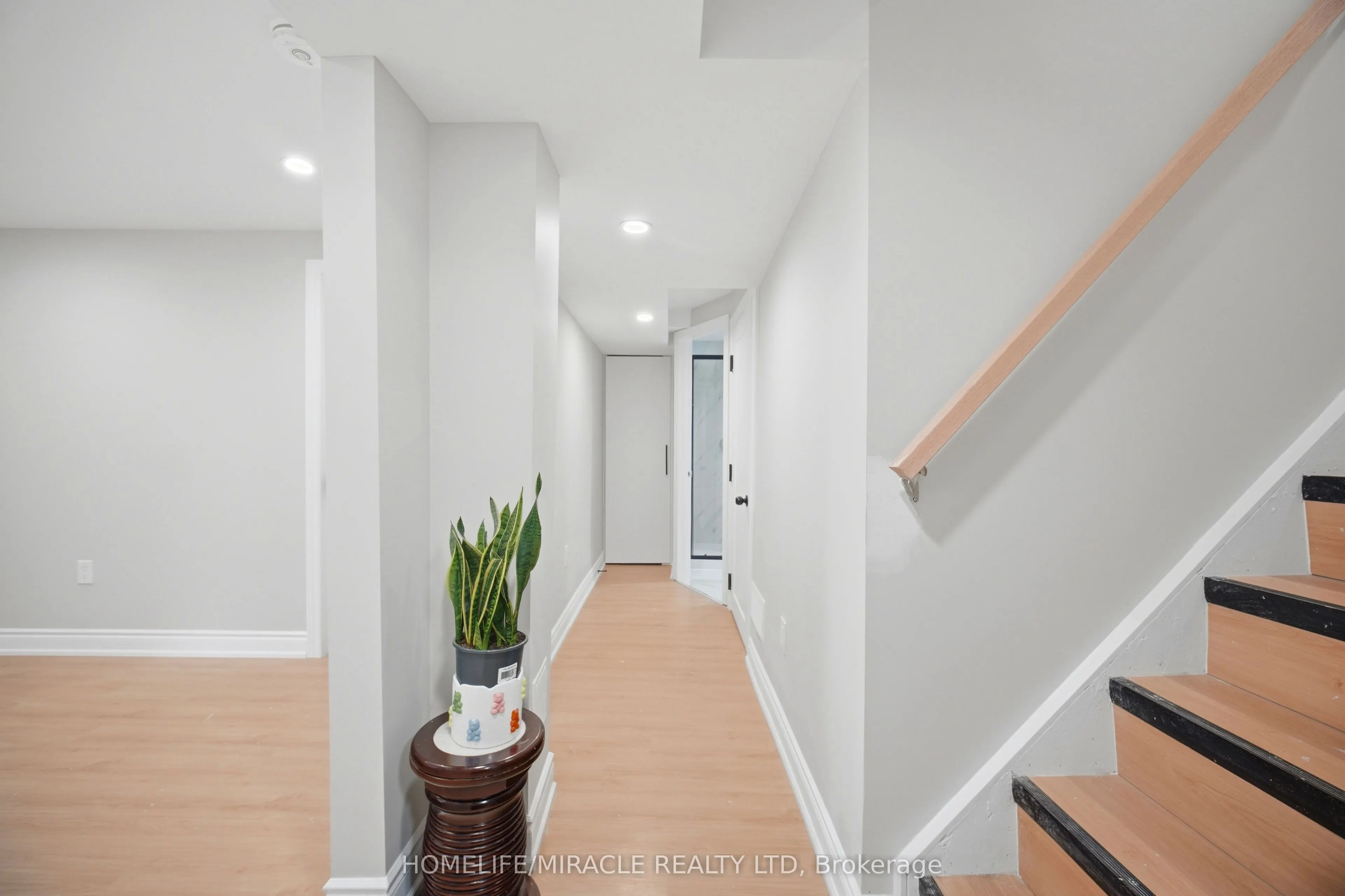 96 Bonham Boulevard