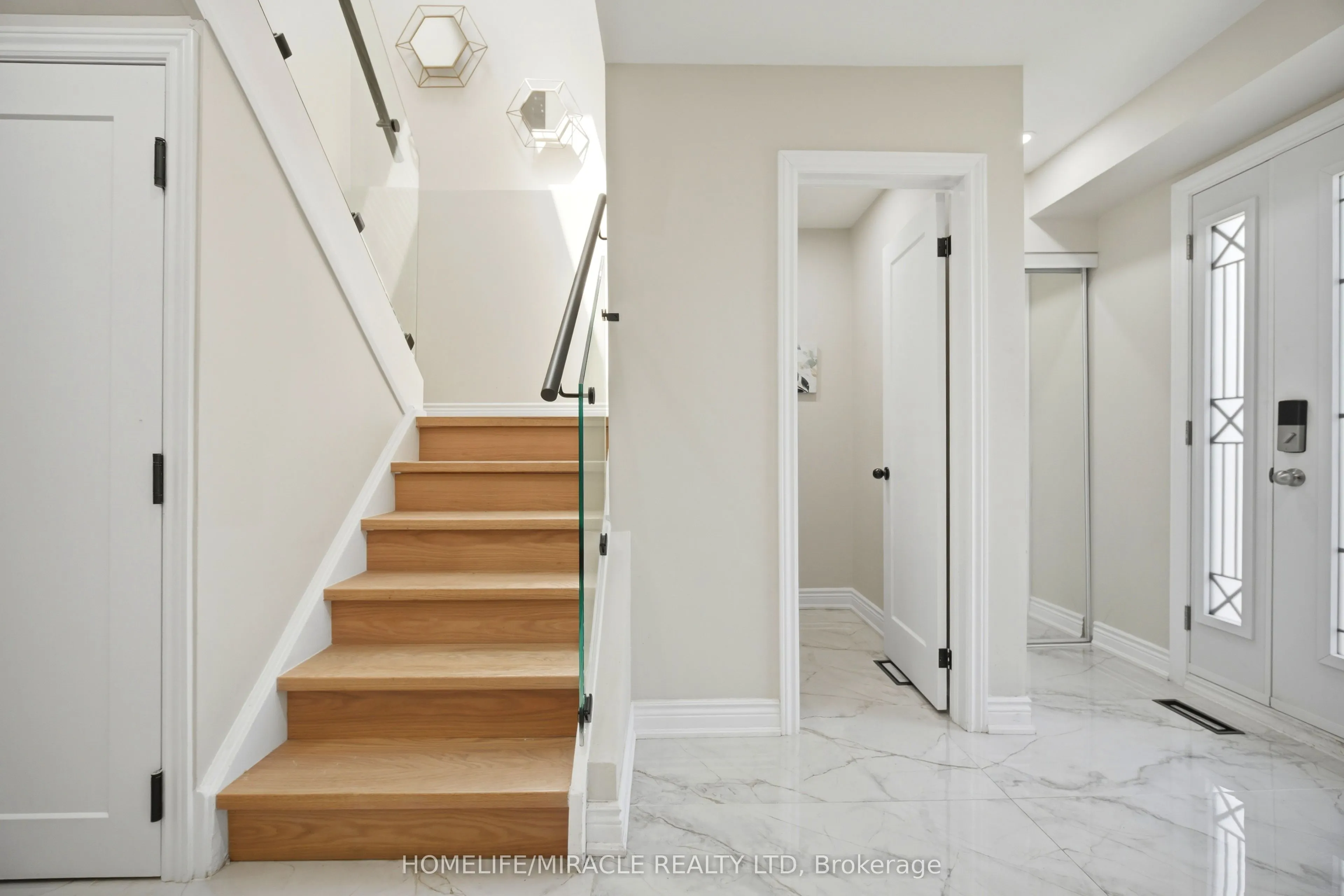 96 Bonham Boulevard