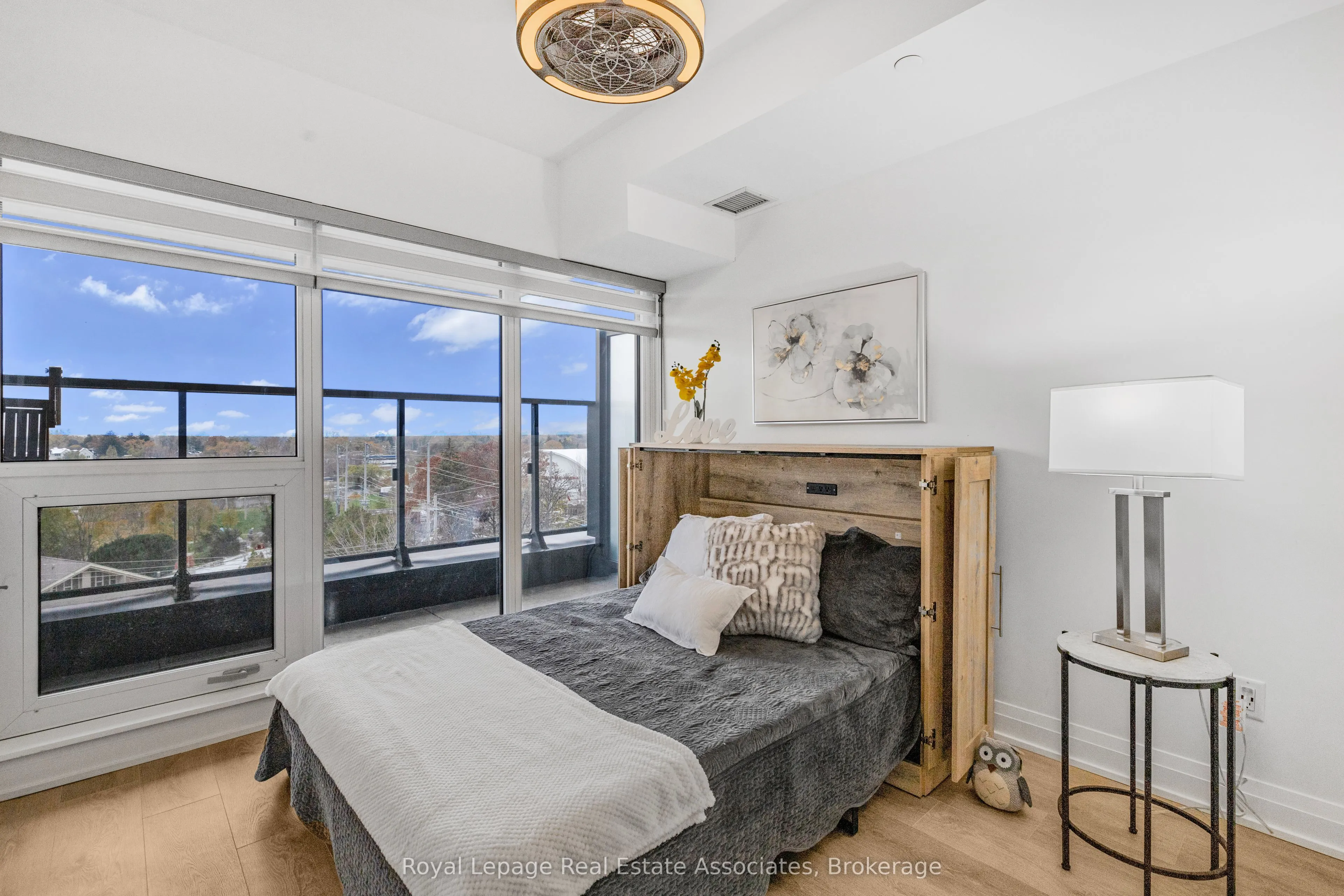 21 Park Street E #805