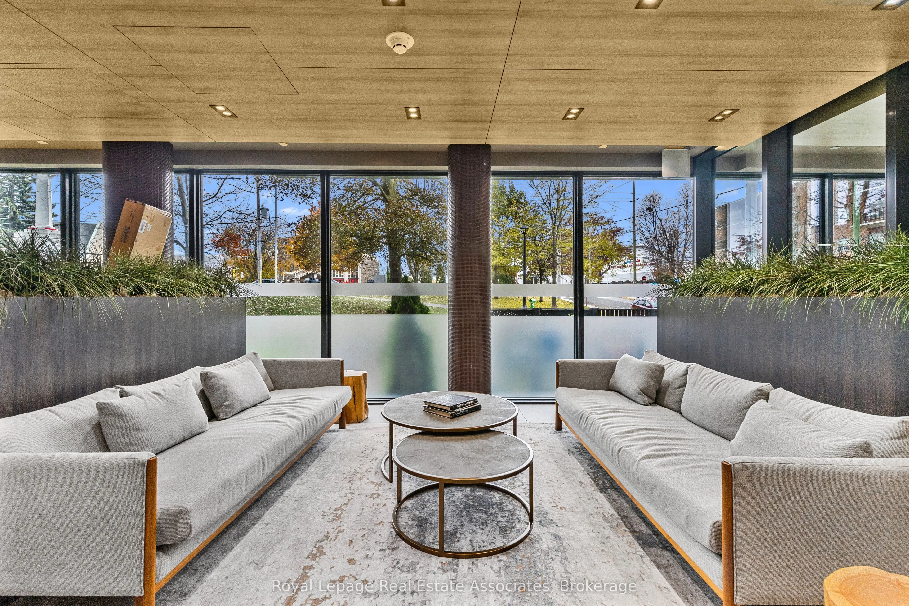 21 Park Street E #805