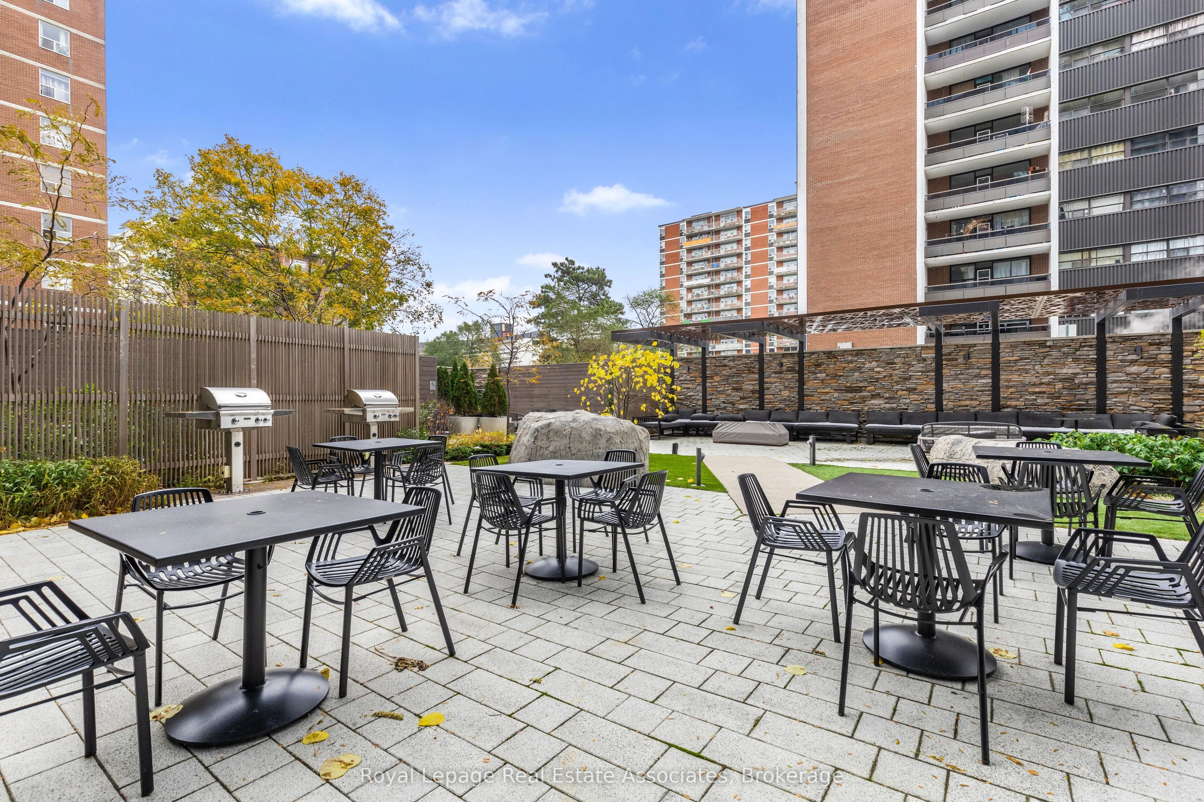 21 Park Street E #805