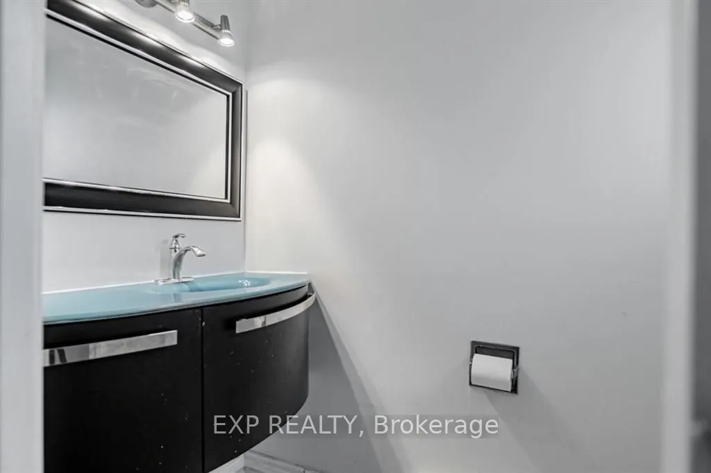 180 Mississauga Valley Boulevard #201