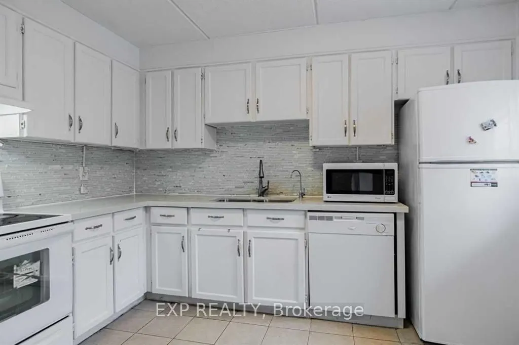 180 Mississauga Valley Boulevard #201