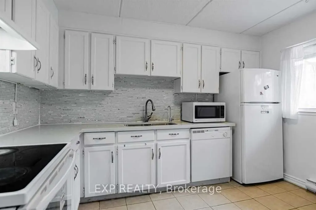 180 Mississauga Valley Boulevard #201