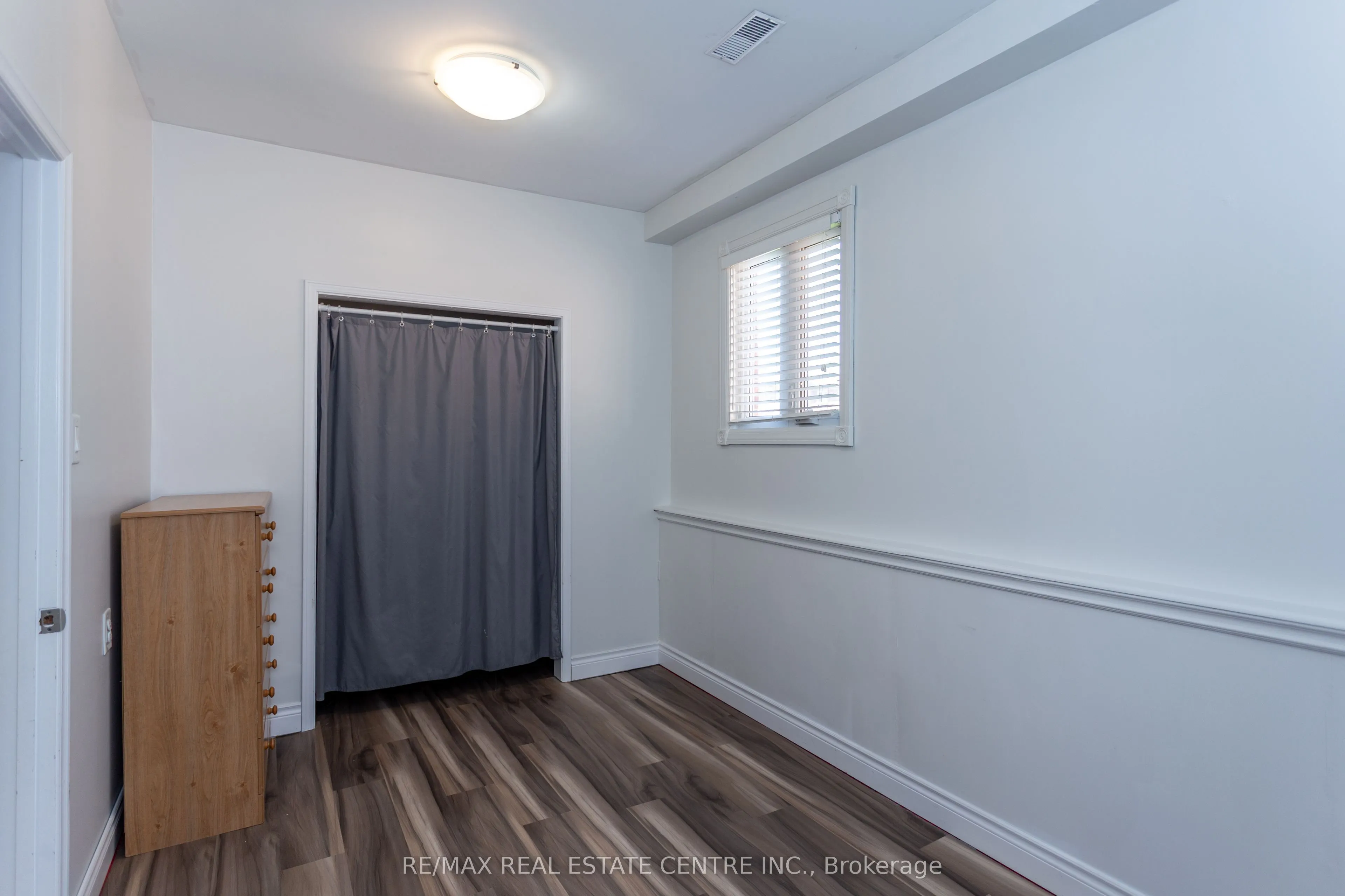 4386 Curia Crescent