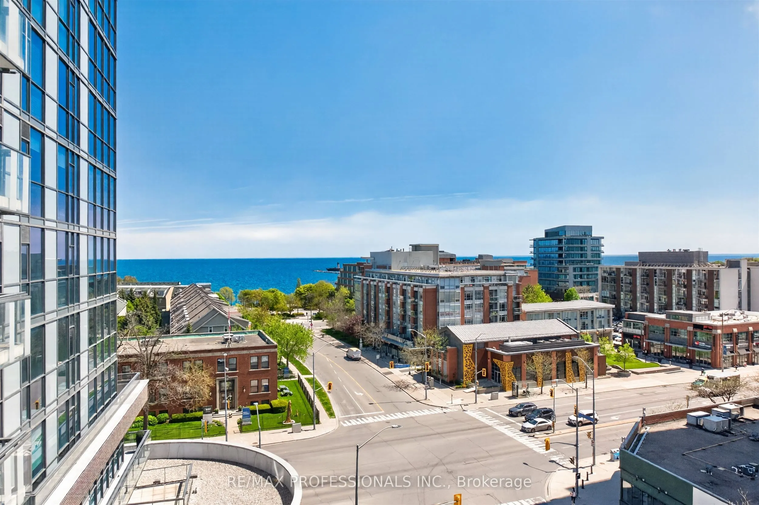 1 Hurontario Street #413
