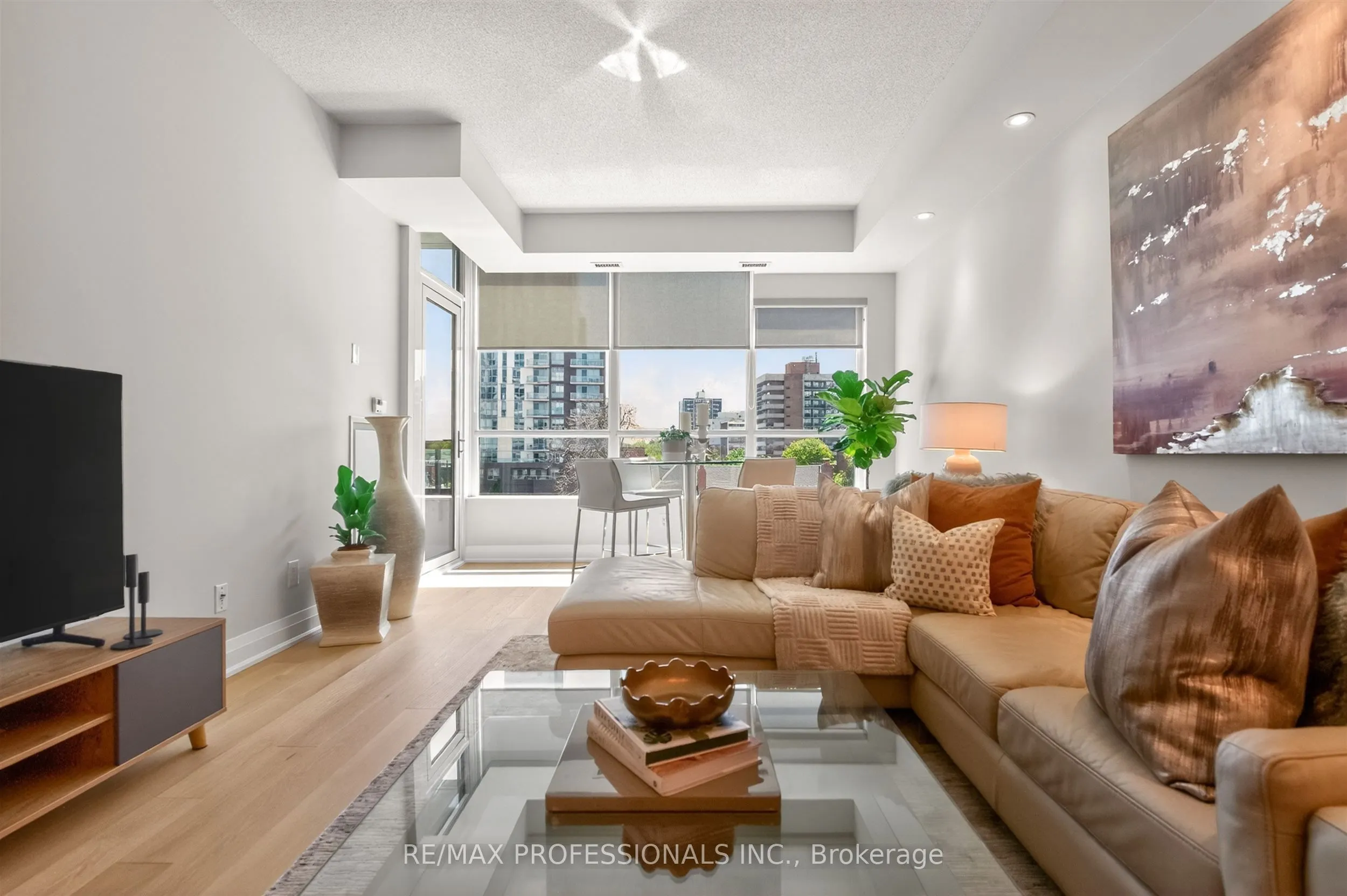 1 Hurontario Street #413