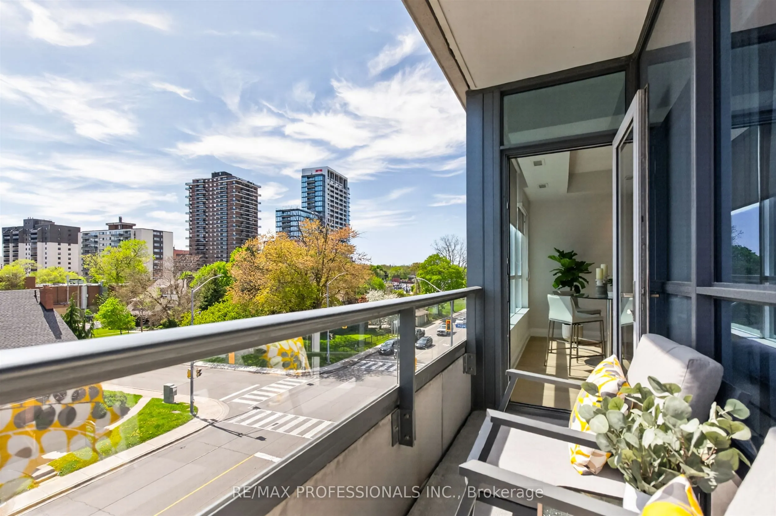 1 Hurontario Street #413