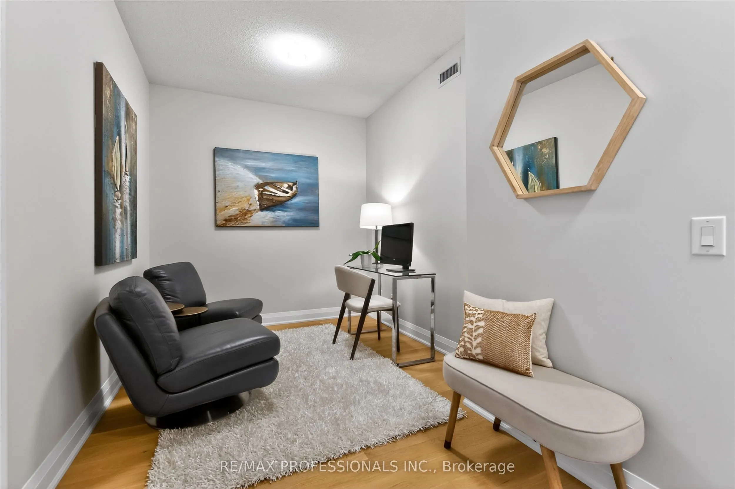 1 Hurontario Street #413