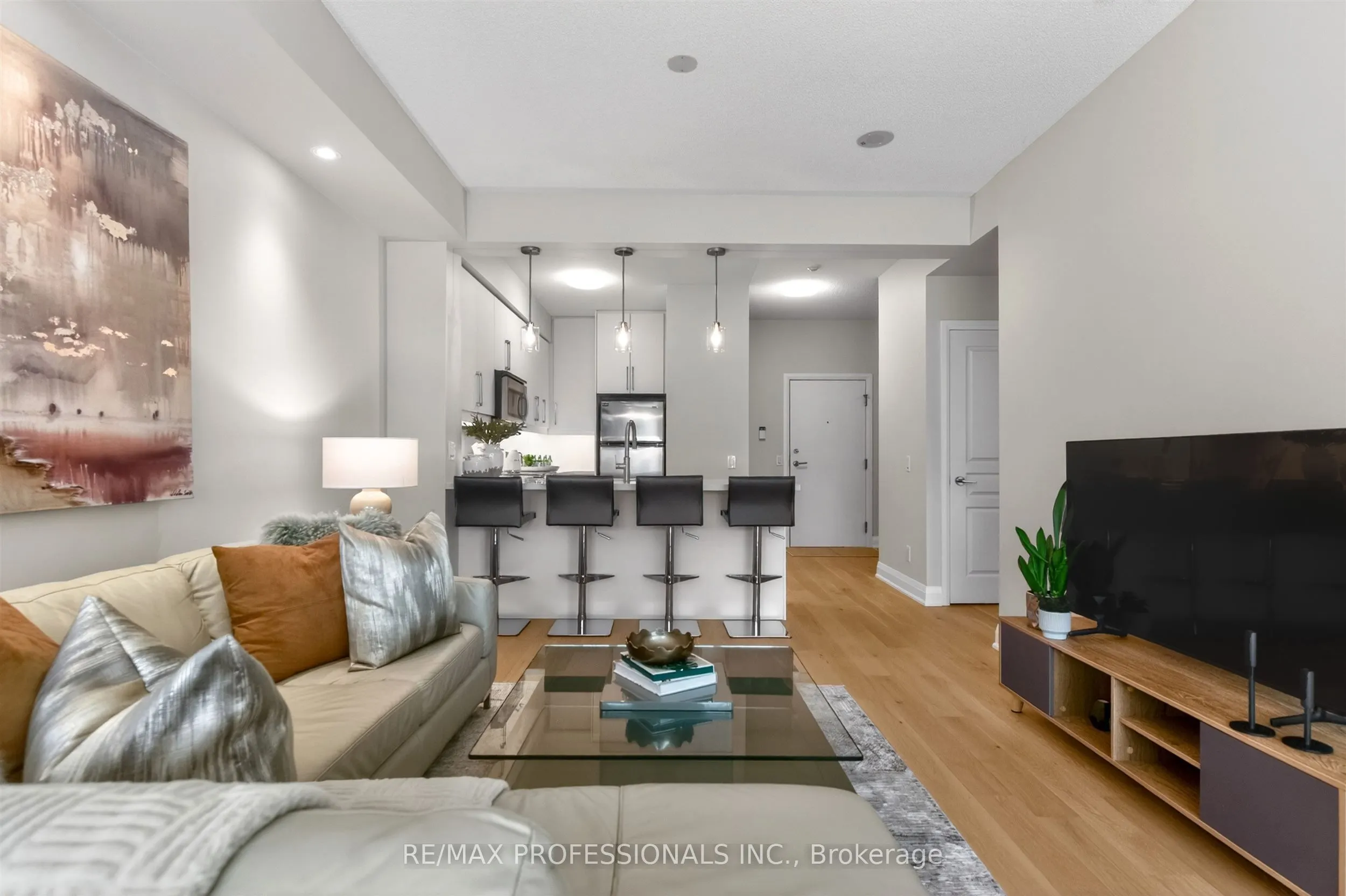 1 Hurontario Street #413