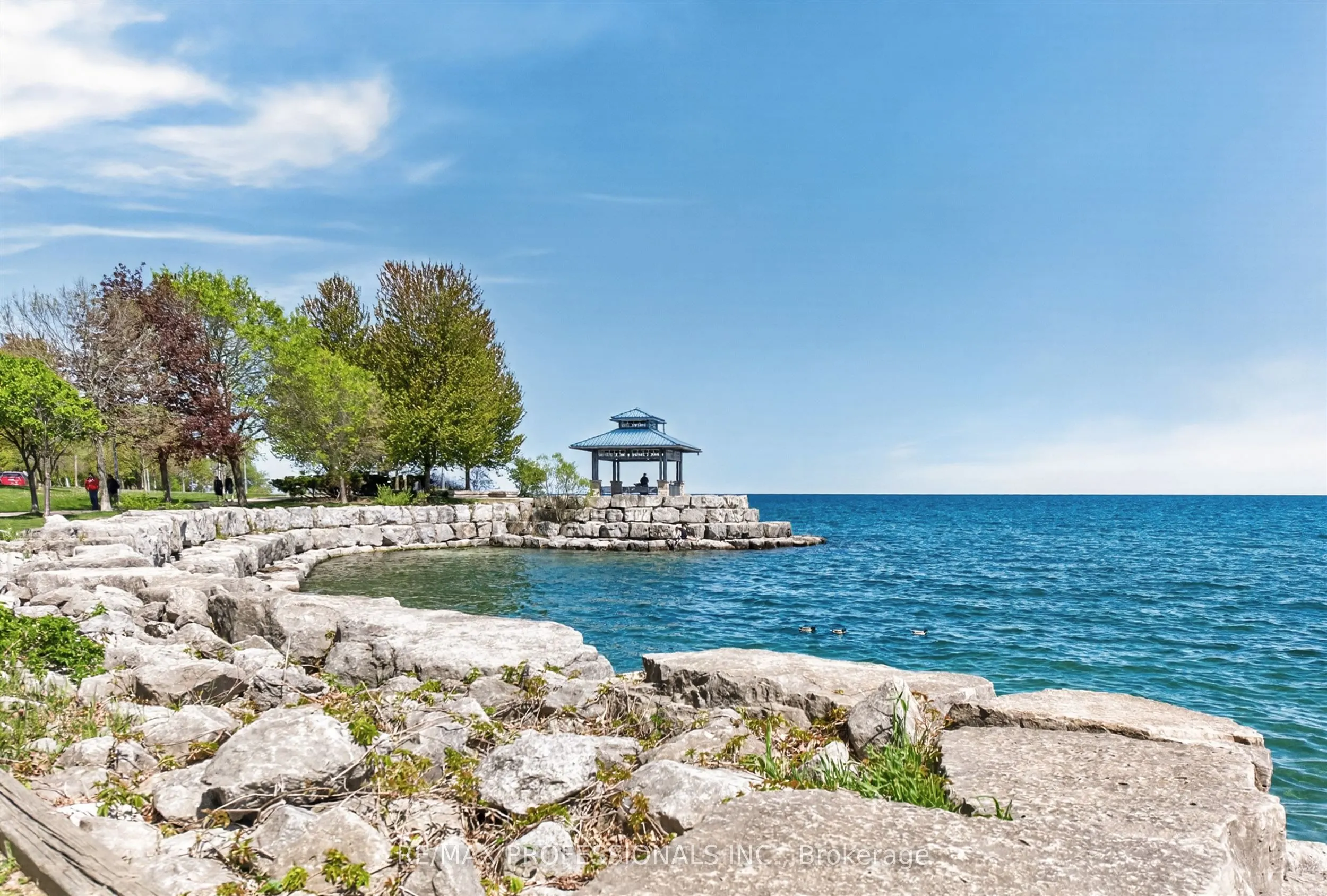 1 Hurontario Street #413