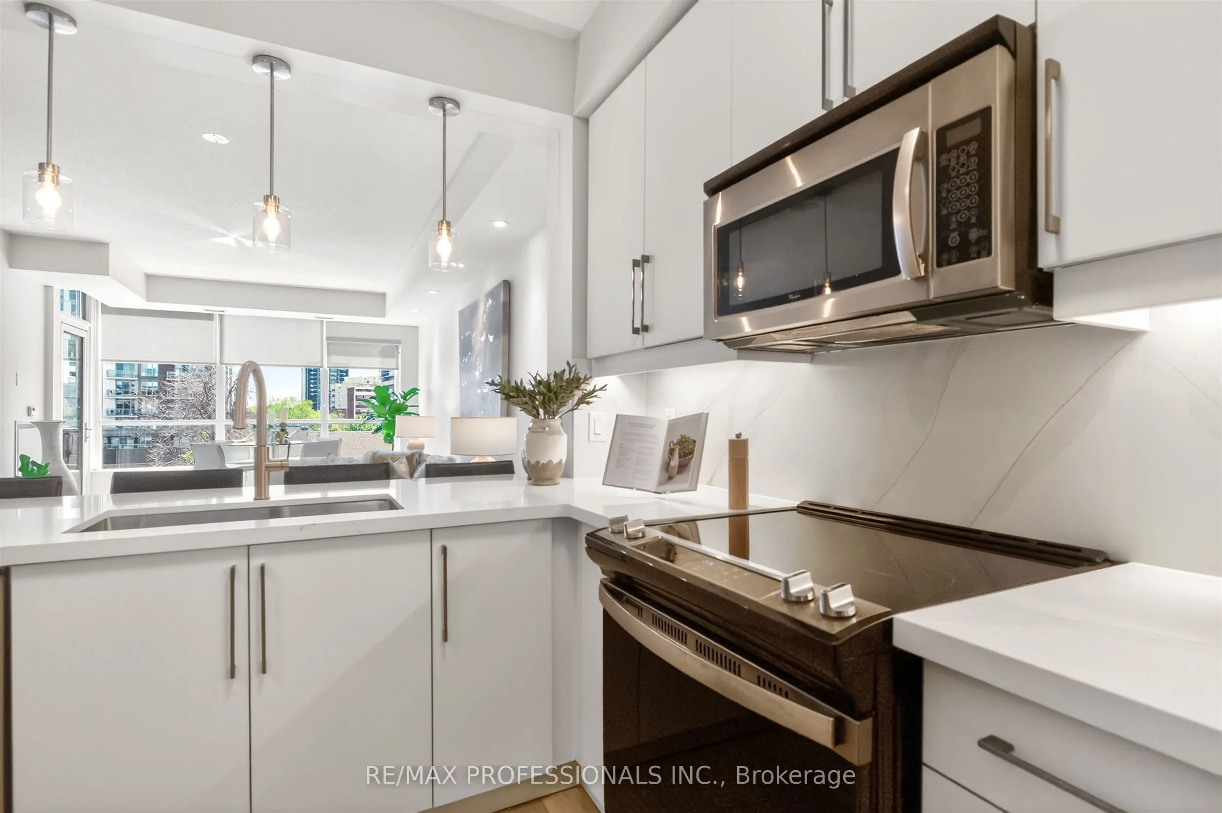1 Hurontario Street #413