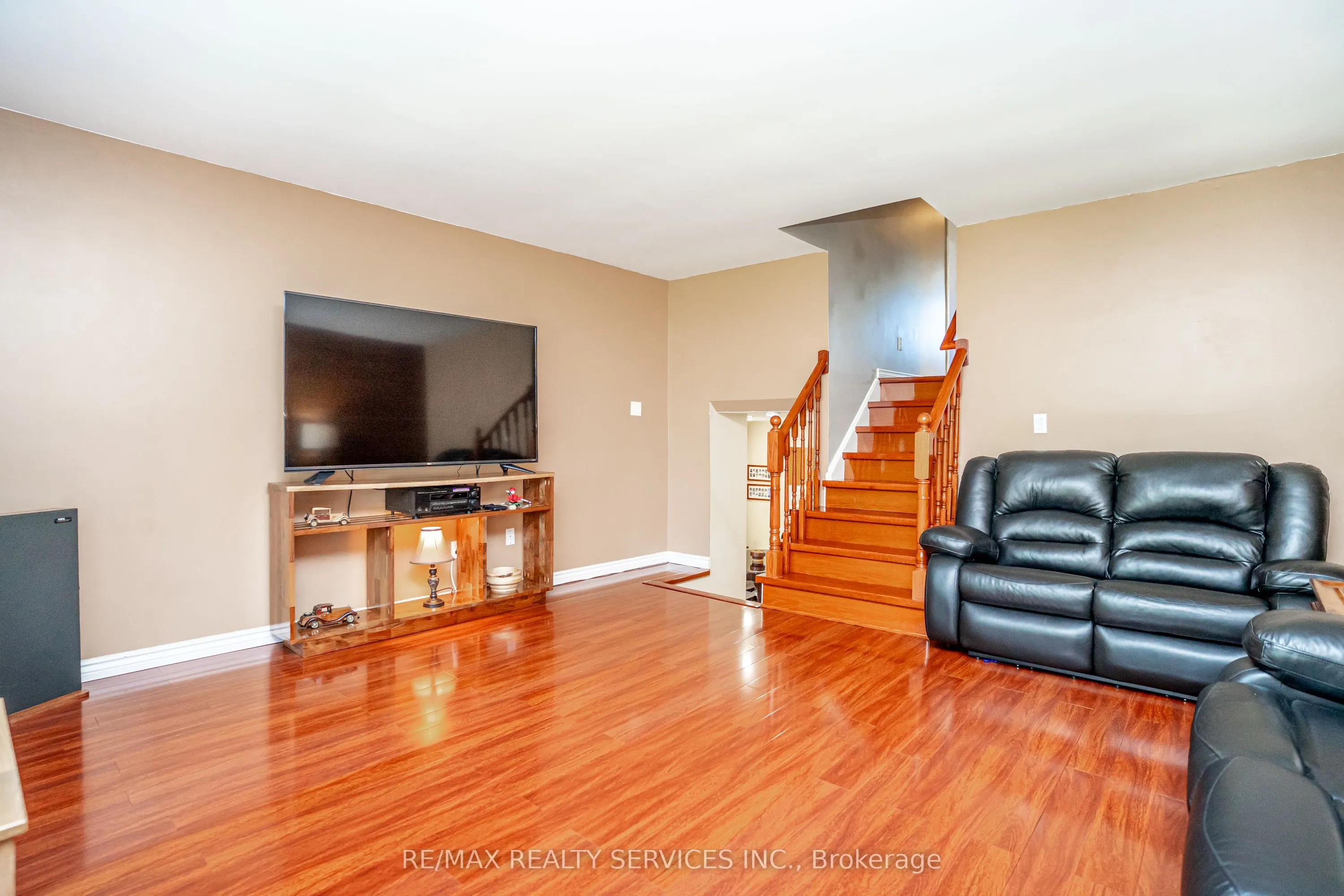 32 Winterfold Drive