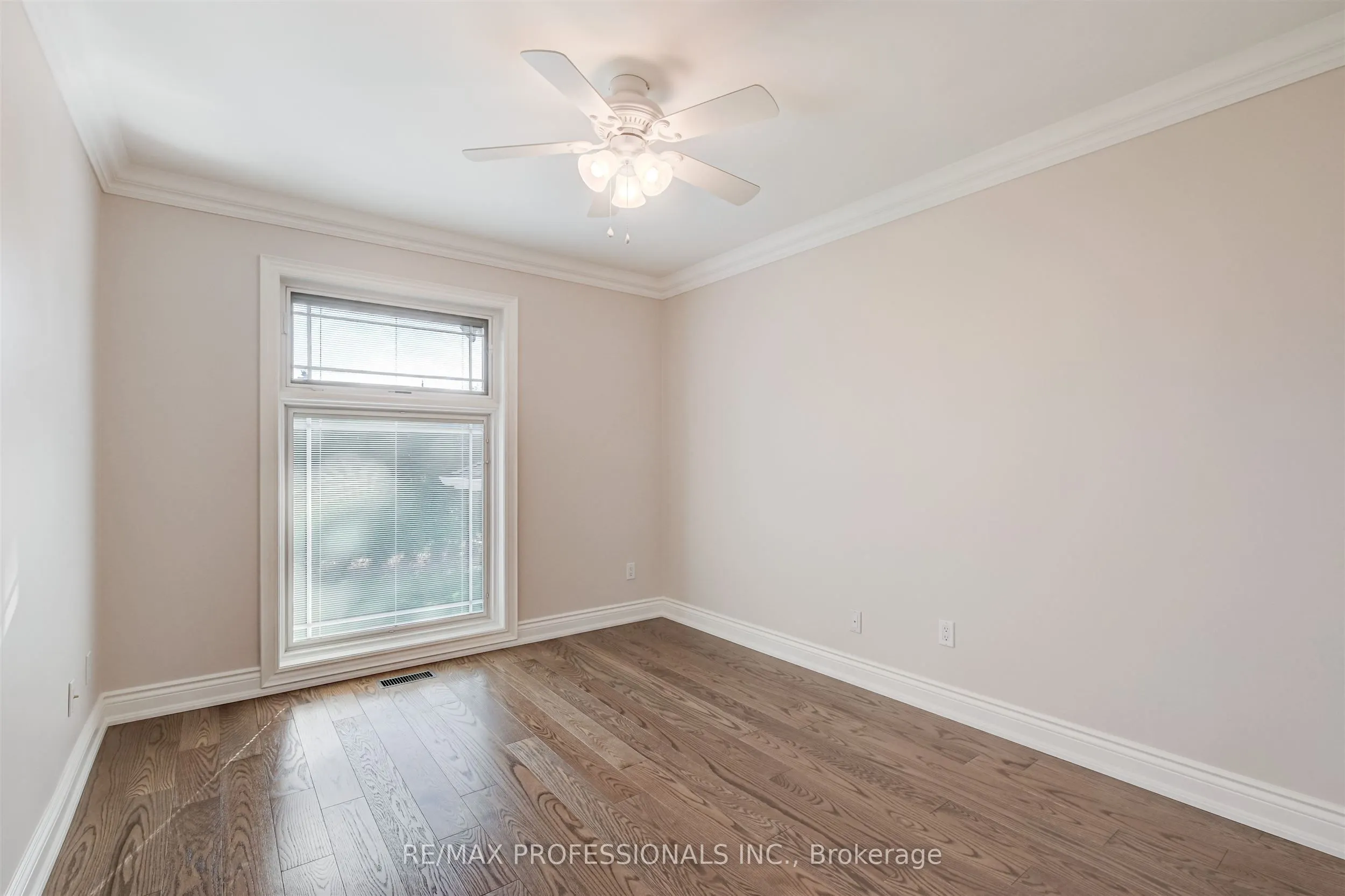 64 Ravensbourne Crescent