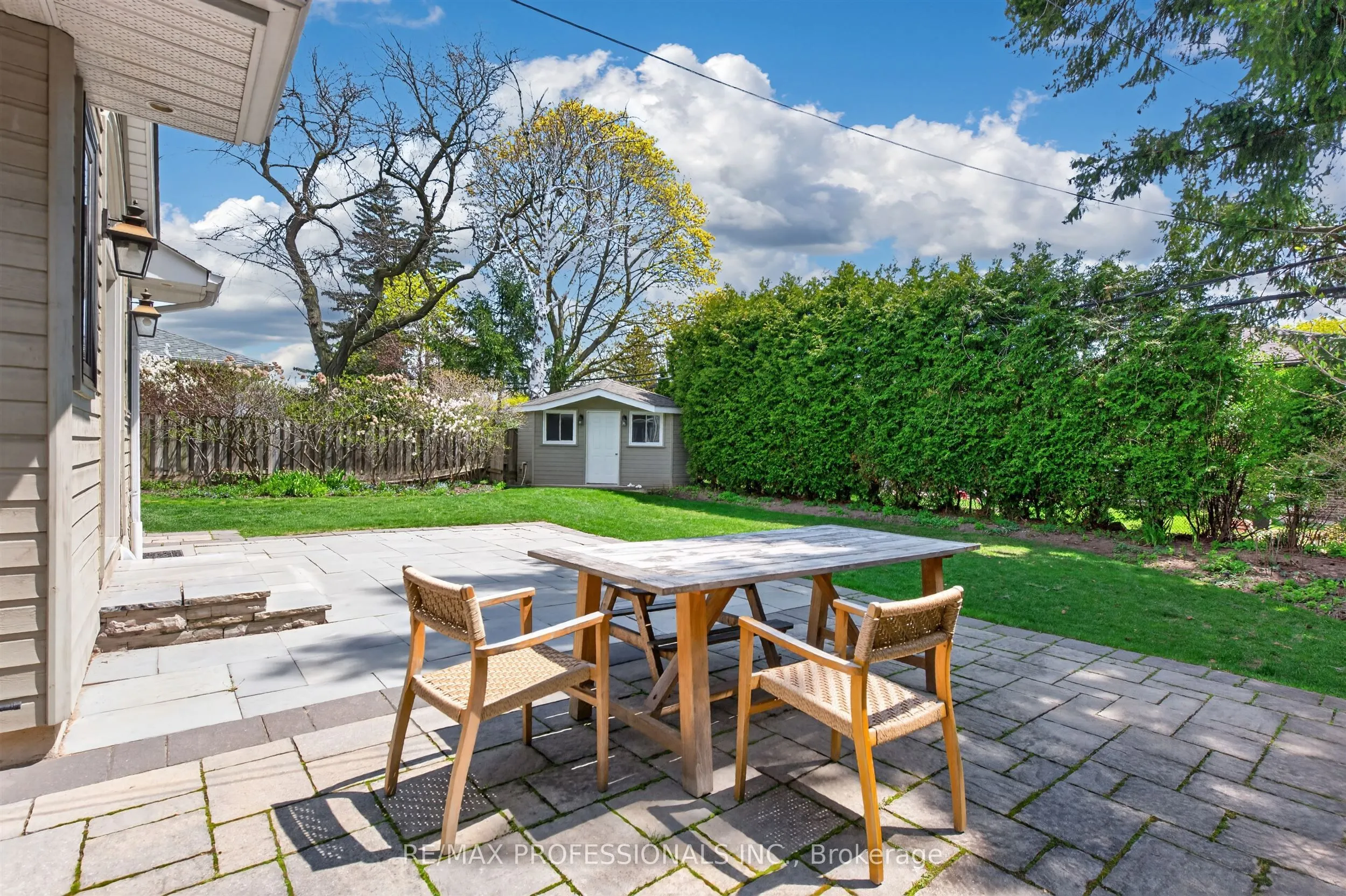 64 Ravensbourne Crescent