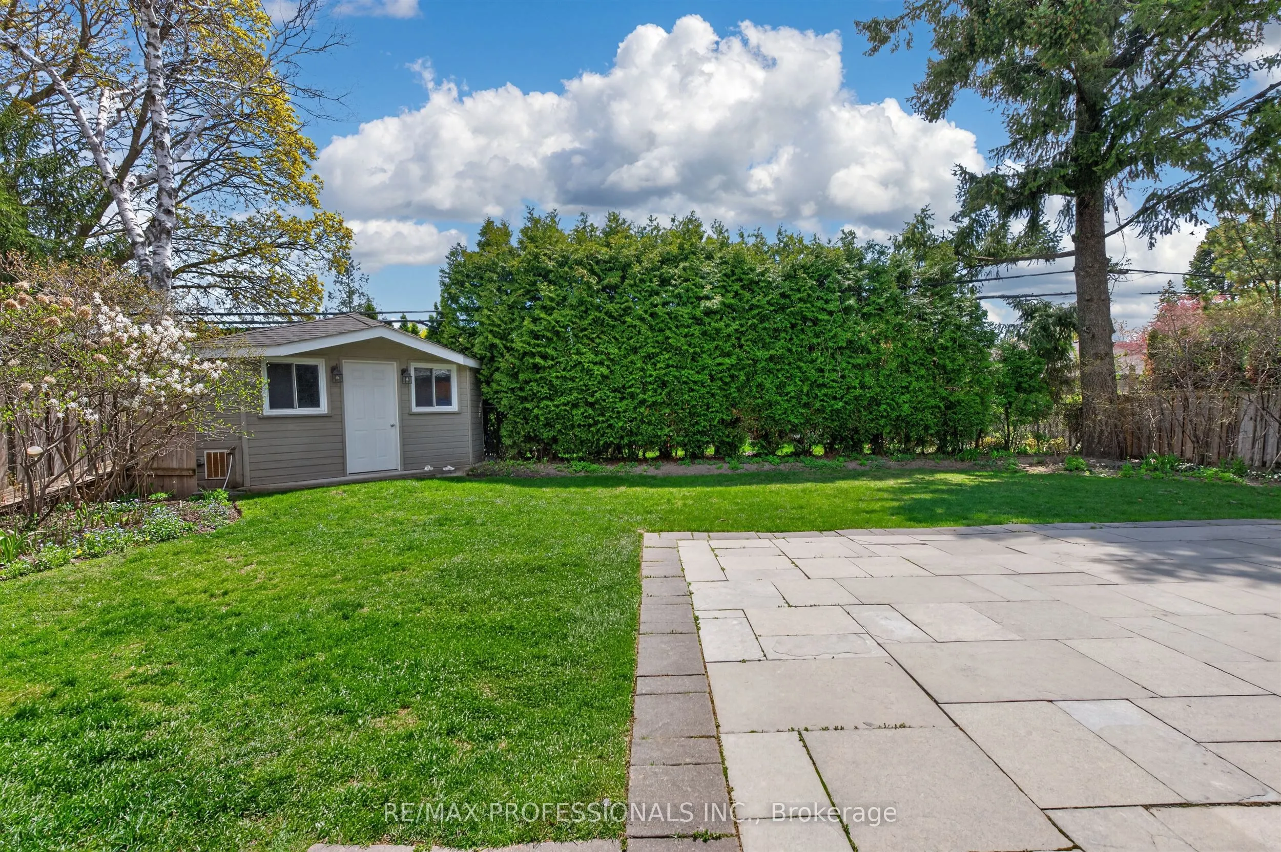 64 Ravensbourne Crescent