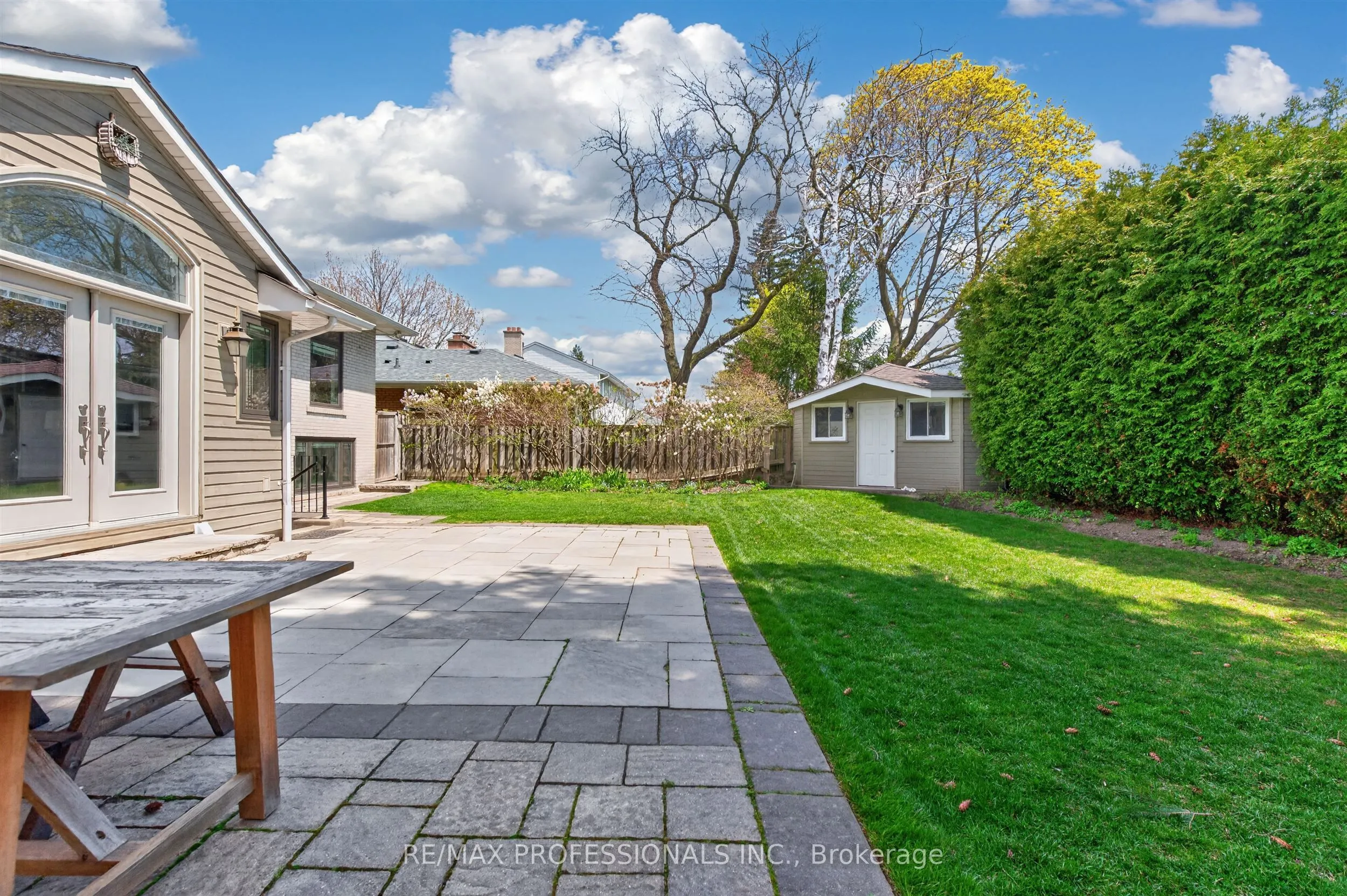 64 Ravensbourne Crescent